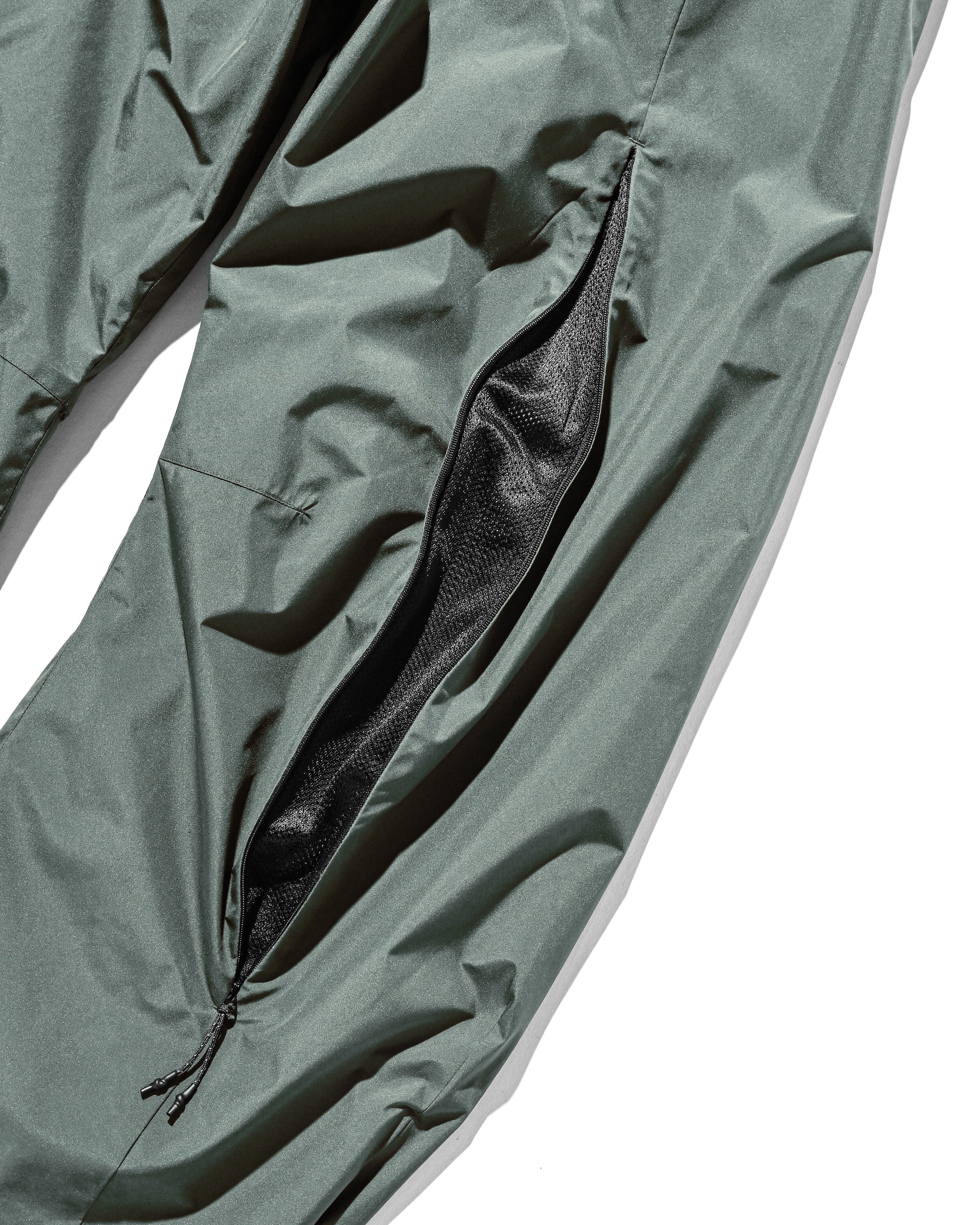 【10.29 WED 20:00- IN STOCK】+phenix WINDSTOPPER® by GORE-TEX LABS CITY BARREL LEG PANTS (MILITARY GREEN)