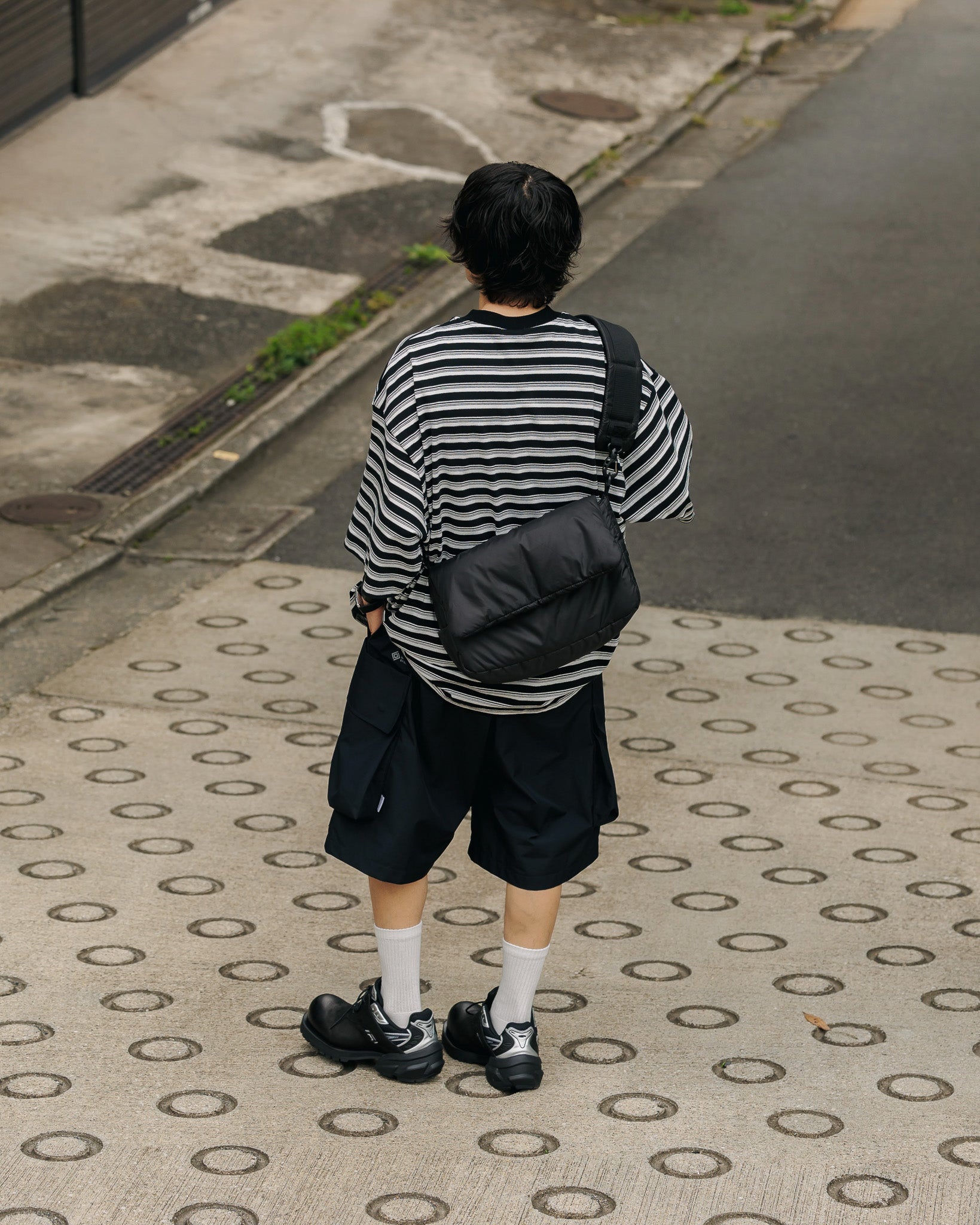 PADDED FLAP HOLIDAY BAG(BLACK)