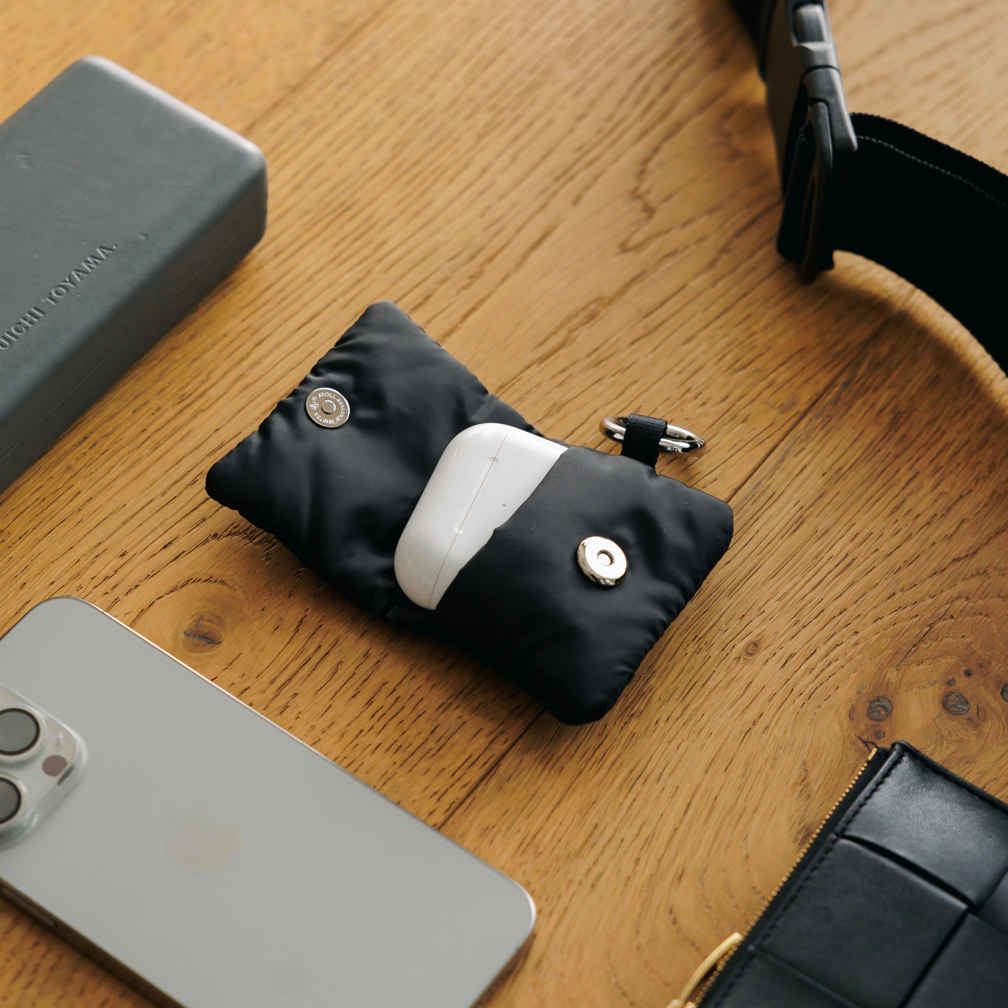 PADDED AIRPODS CASE(BLACK)