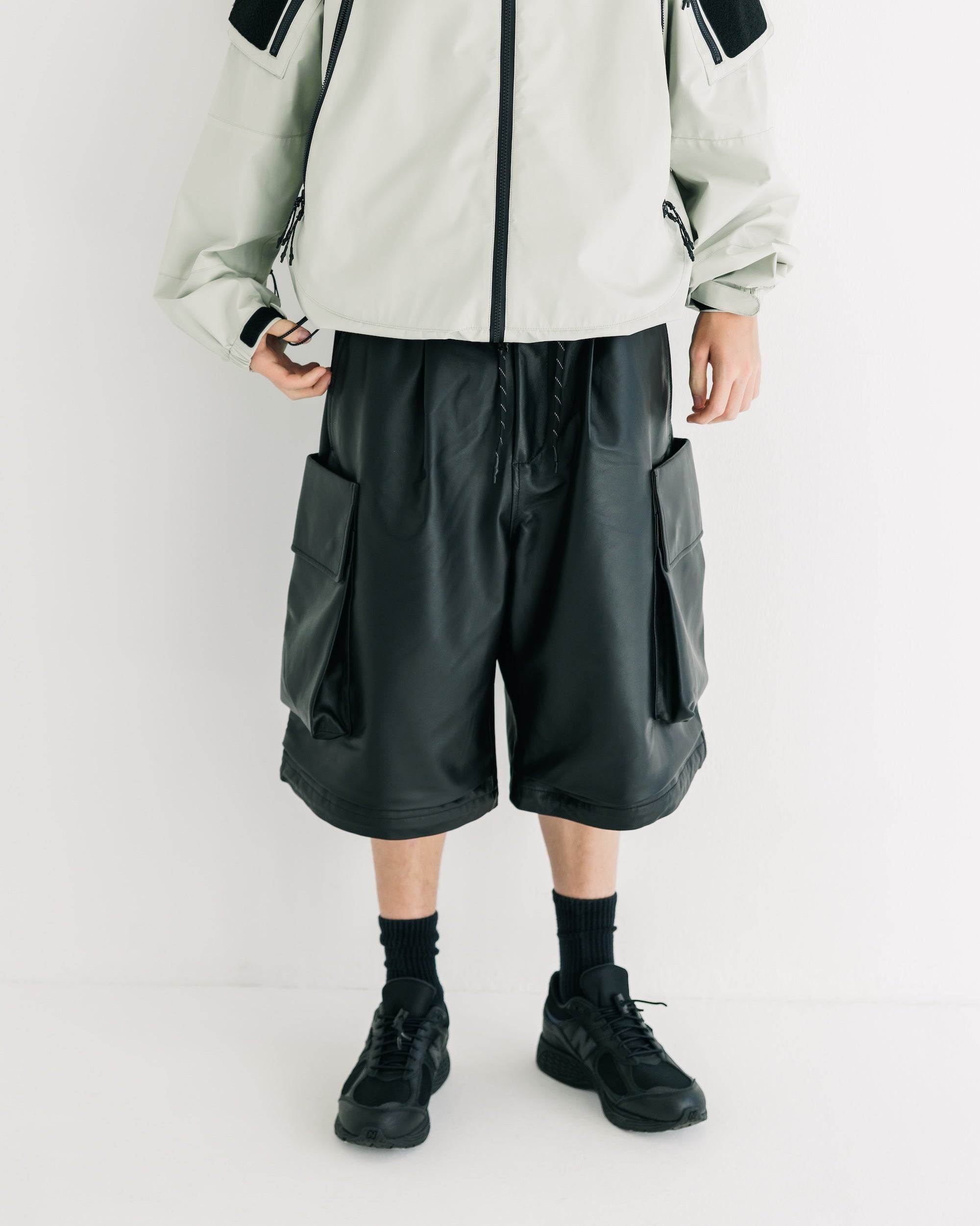 +phenix WINDSTOPPER® by GORE-TEX LABS LEATHER CITY MILITARY HALF PANTS