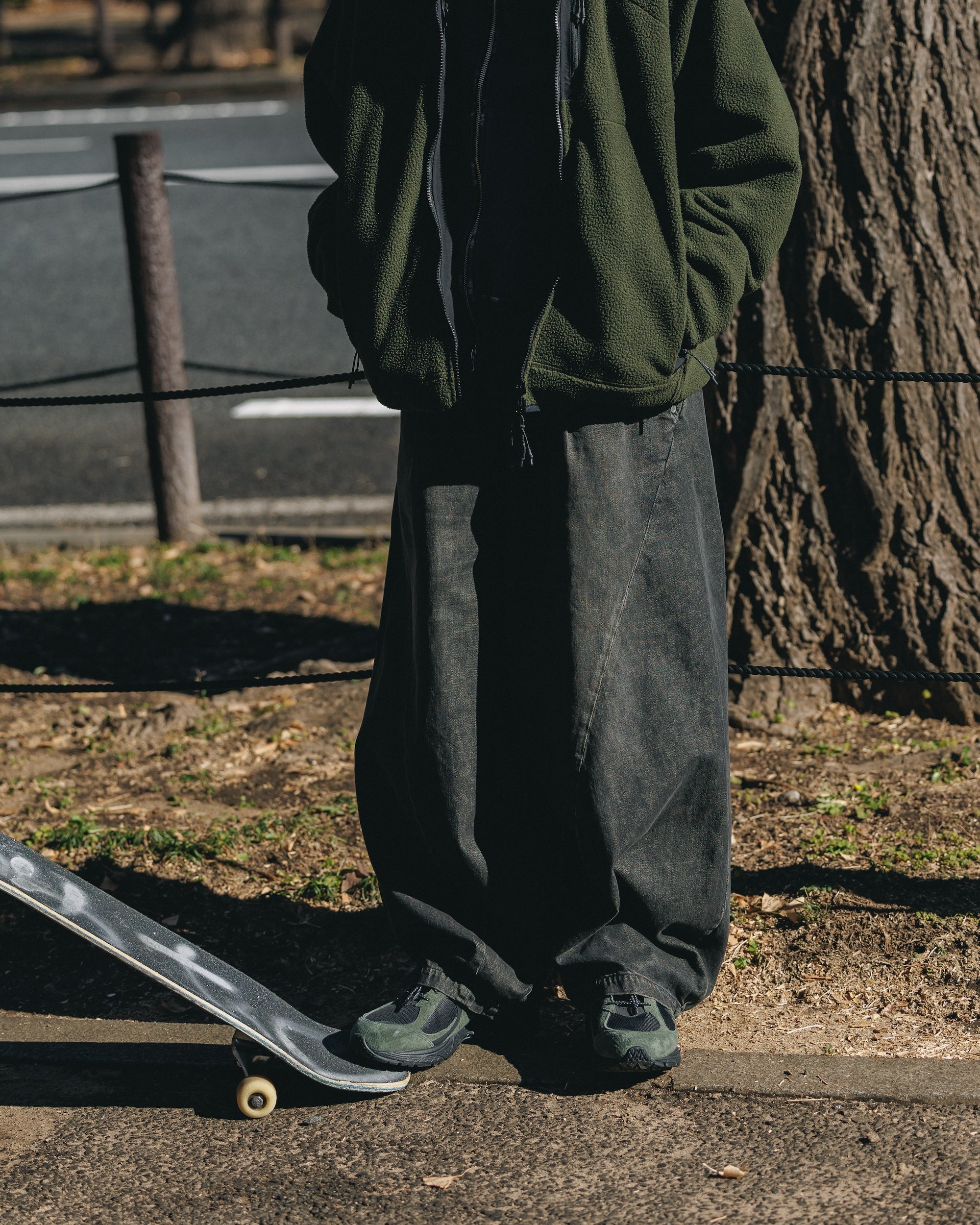 VINTAGE DYED SELVEDGE DENIM MASSIVE TWISTED PANTS (VINTAGE BLACK)