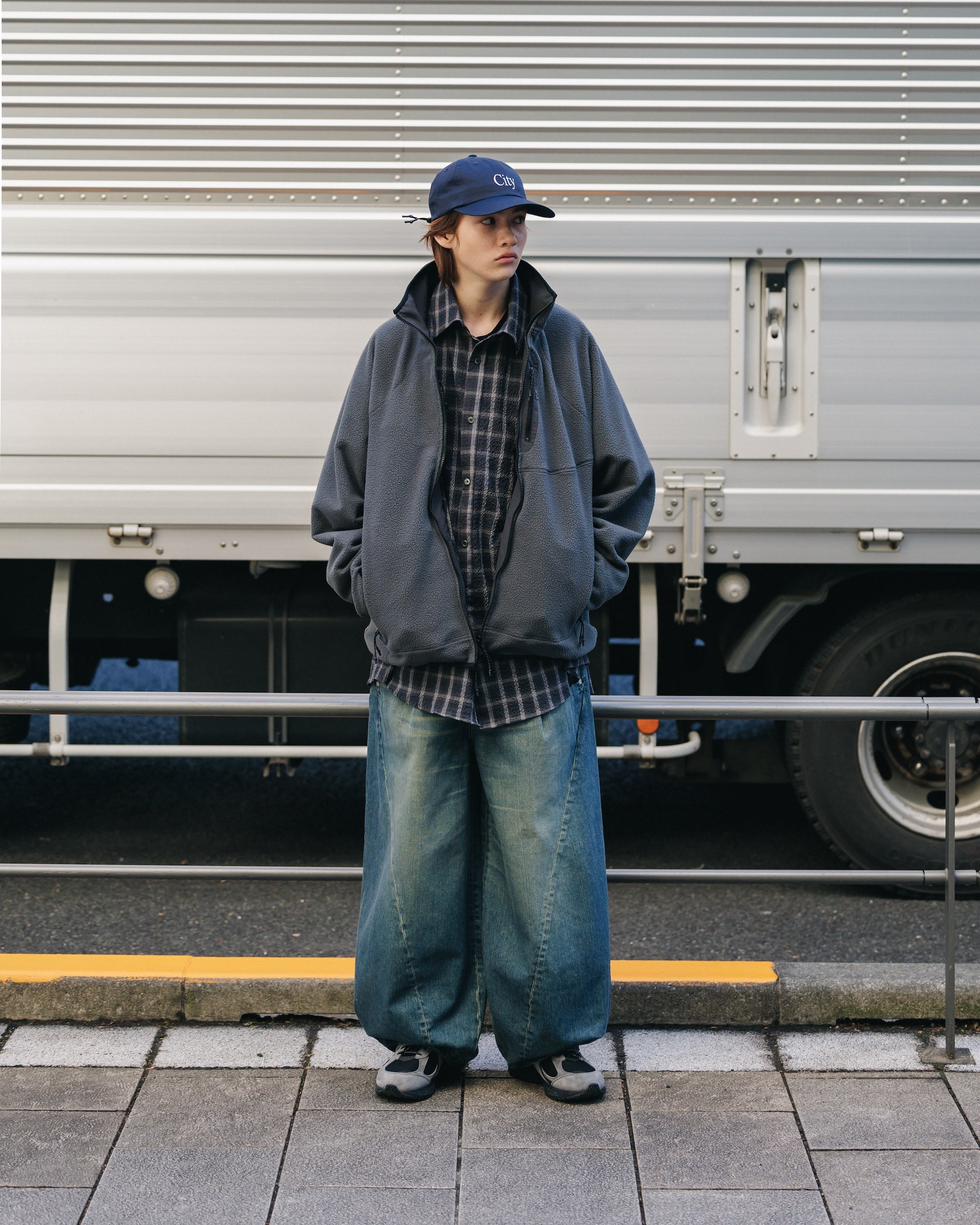 VINTAGE DYED SELVEDGE DENIM MASSIVE TWISTED PANTS (VINTAGE INDIGO)