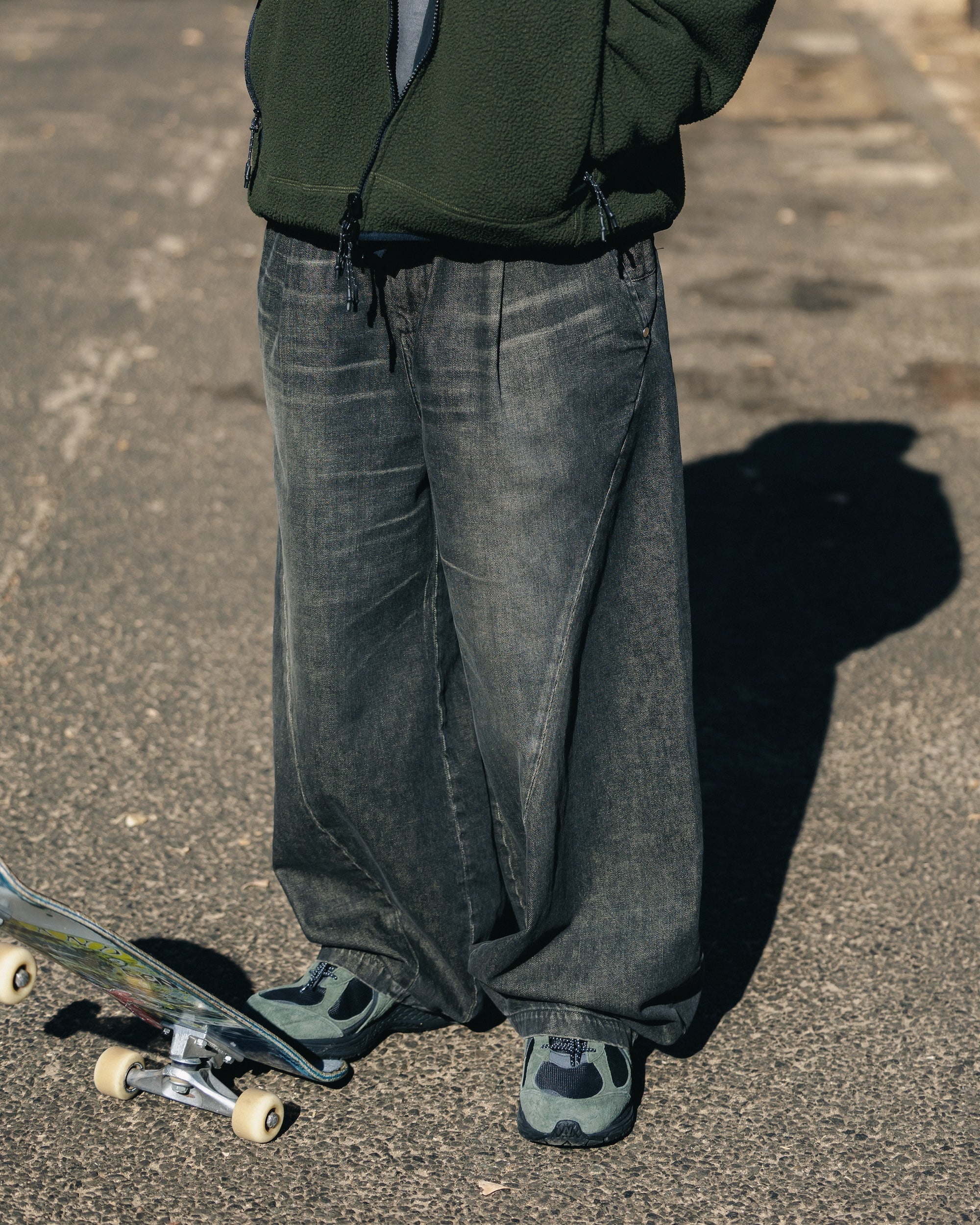 VINTAGE DYED SELVEDGE DENIM MASSIVE TWISTED PANTS (VINTAGE BLACK)