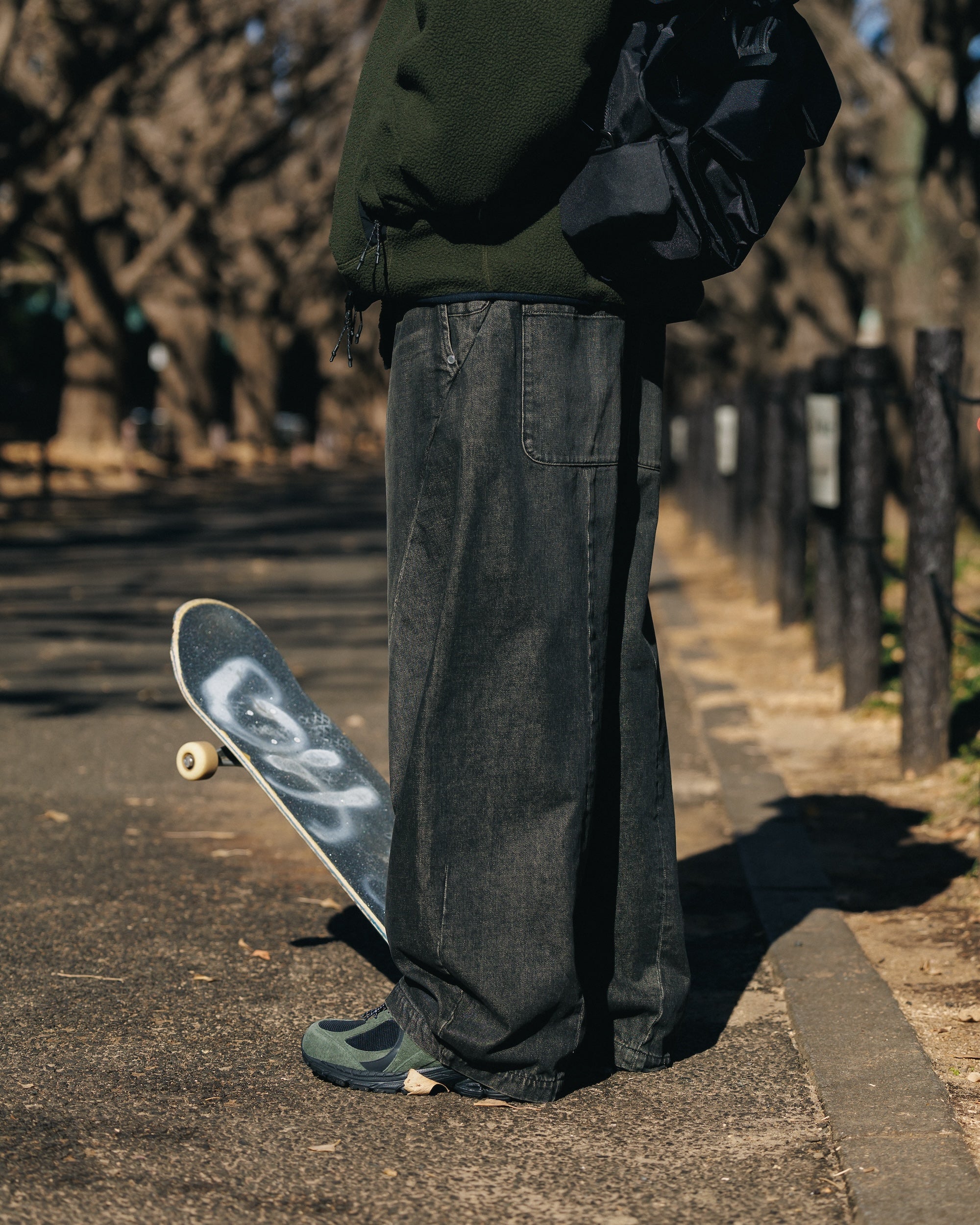 VINTAGE DYED SELVEDGE DENIM MASSIVE TWISTED PANTS (VINTAGE BLACK)