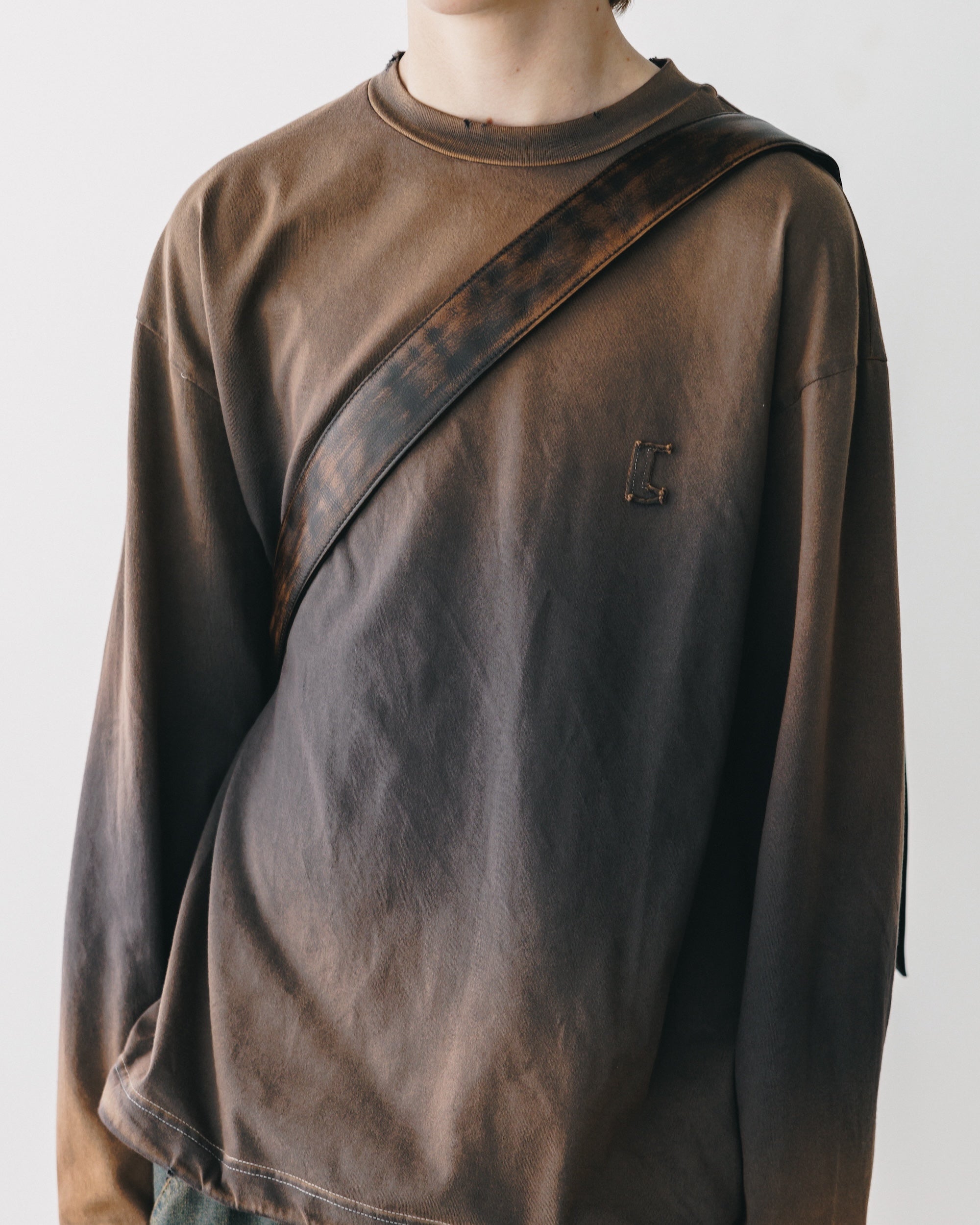 【10.1 WED 20:00- IN STOCK】"C"GRADATION DYED L/S T-SHIRT WITH DRAWSTRINGS (BROWN)