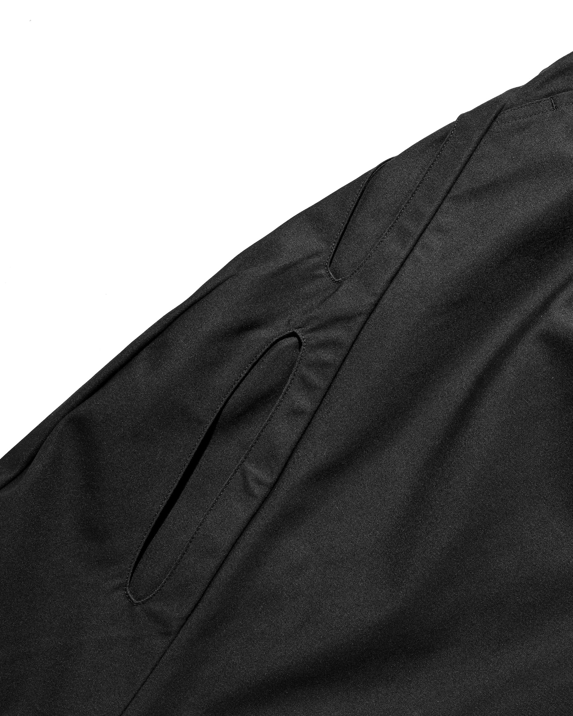 【8.23 SAT 20:00- IN STOCK】FUTURE MASSIVE TWISTED HALF PANTS (BLACK)