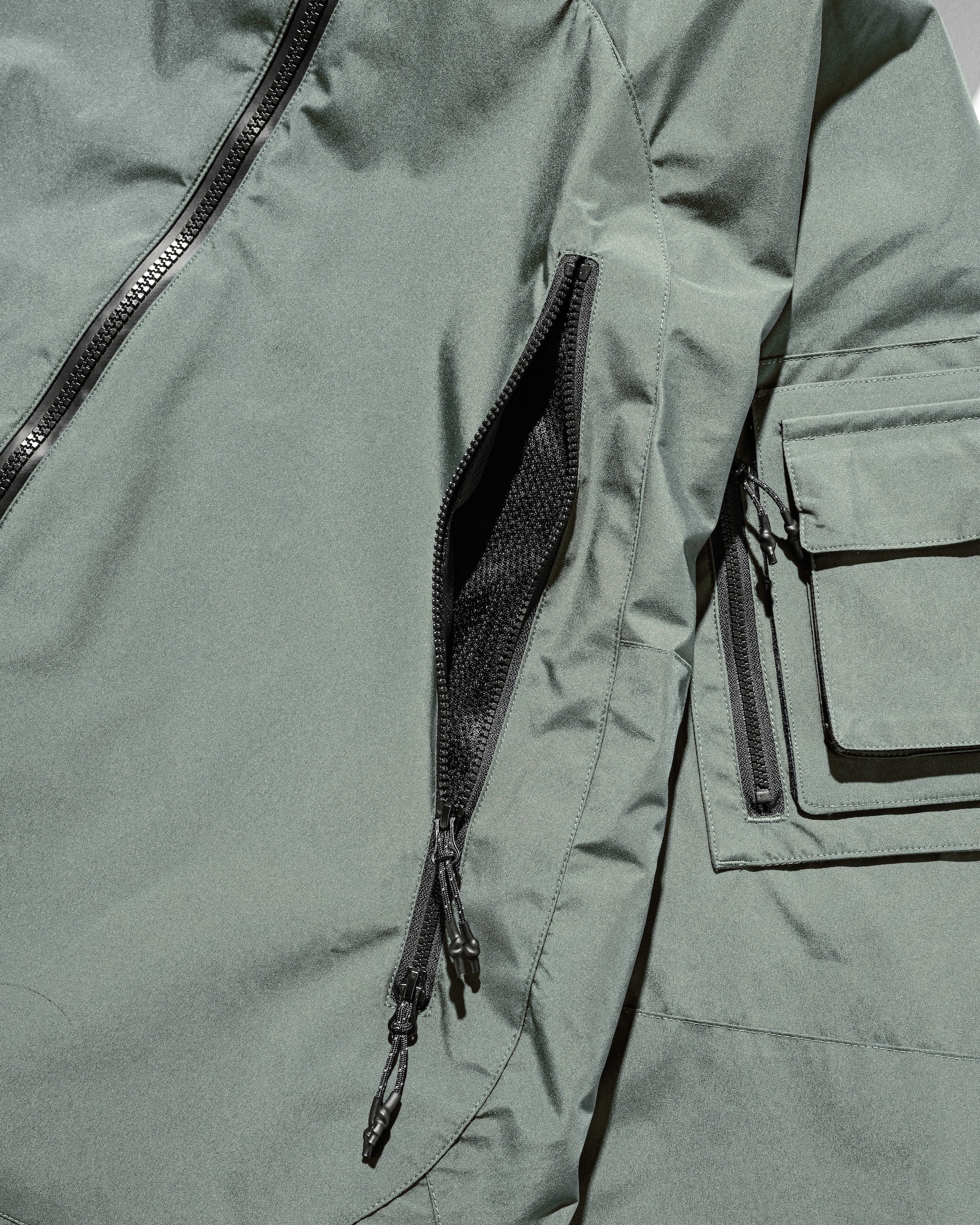 +phenix WINDSTOPPER® by GORE-TEX LABS CITY MILITARY JACKET (MILITARY GREEN)