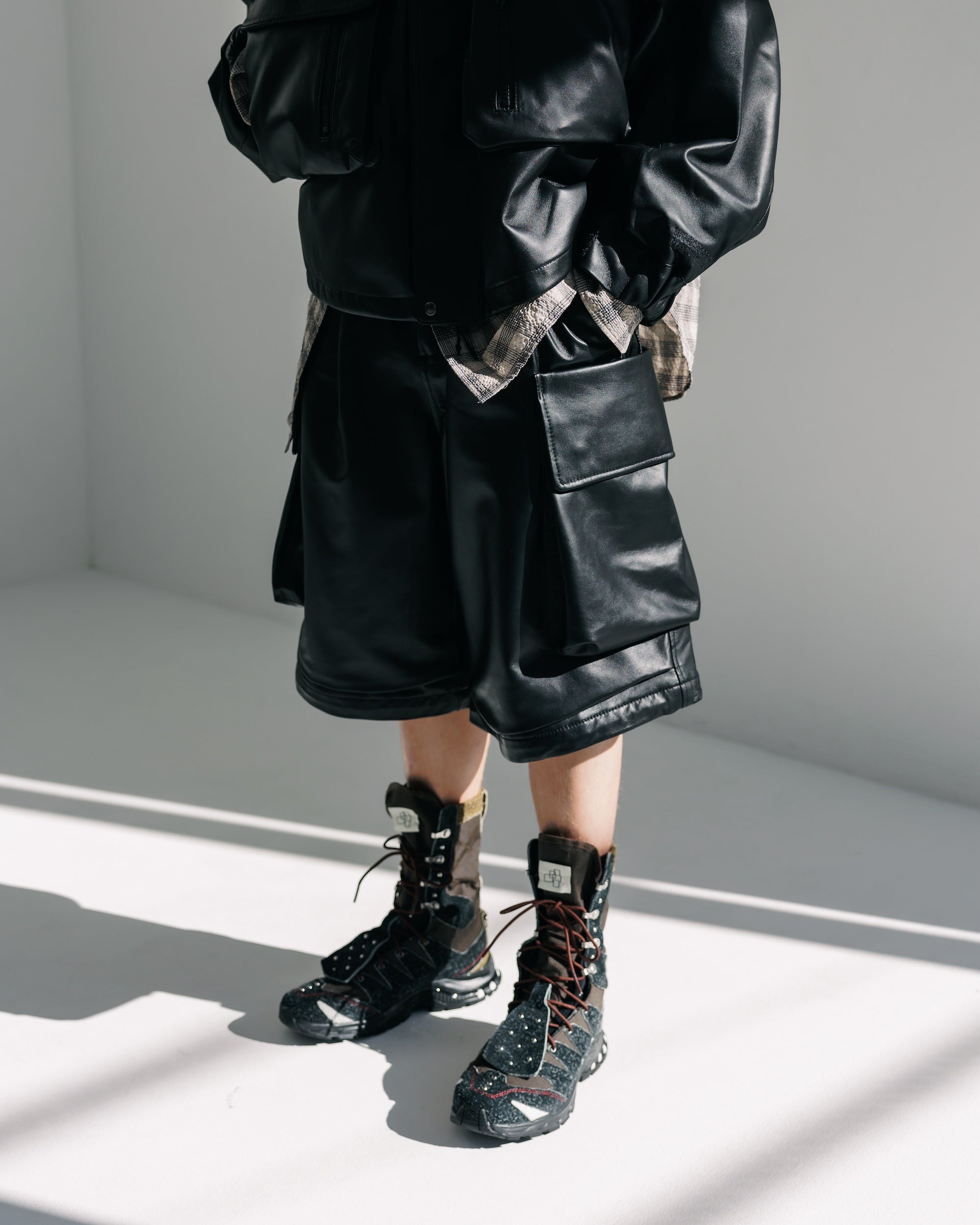 +phenix WINDSTOPPER® by GORE-TEX LABS LEATHER CITY MILITARY HALF PANTS