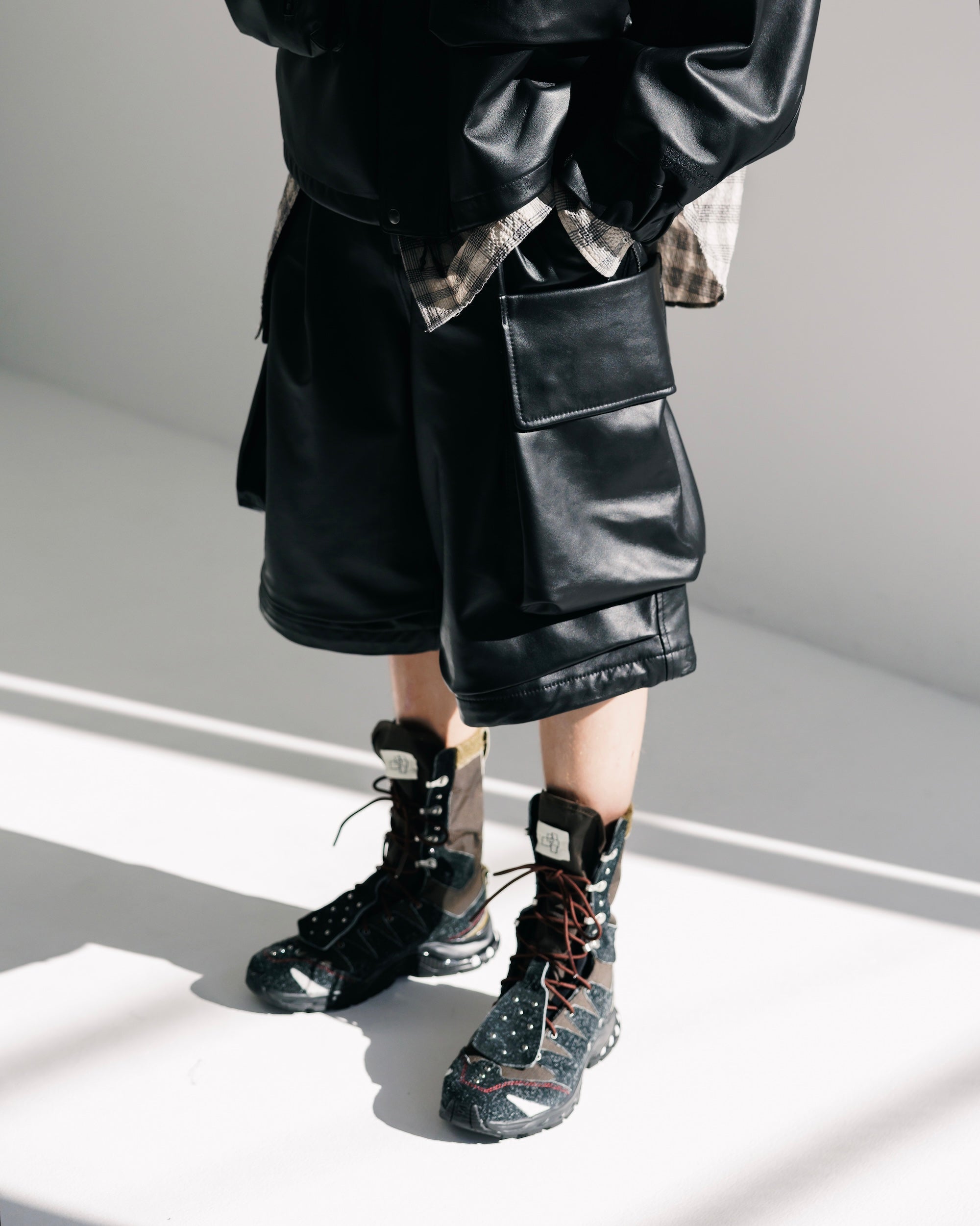 +phenix WINDSTOPPER® by GORE-TEX LABS LEATHER CITY MILITARY HALF PANTS