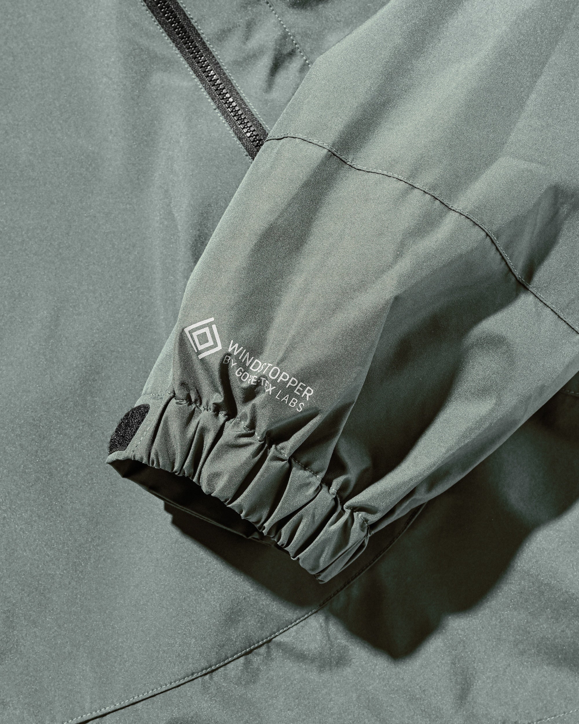 +phenix WINDSTOPPER® by GORE-TEX LABS CITY MILITARY JACKET (MILITARY GREEN)