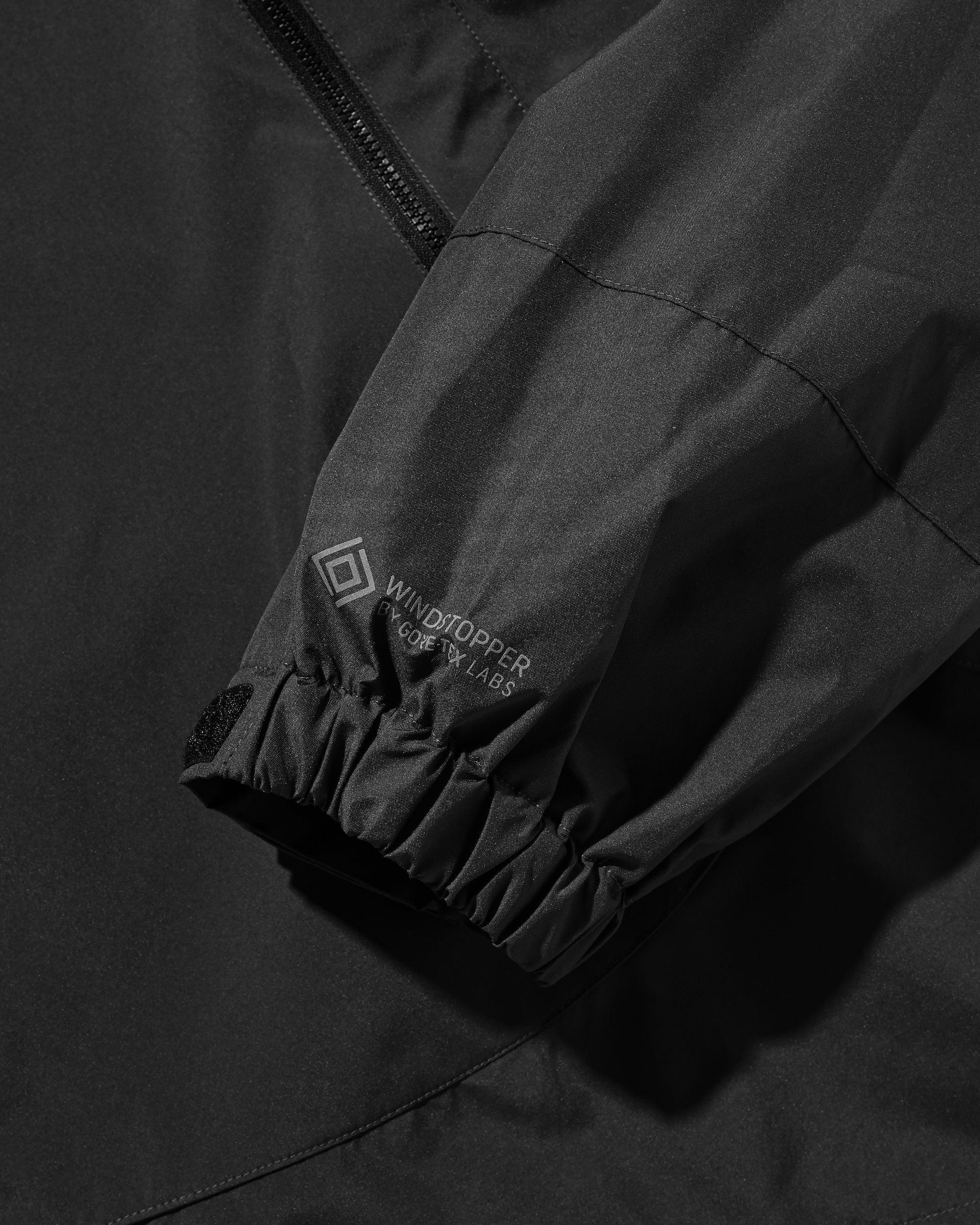 +phenix WINDSTOPPER® by GORE-TEX LABS CITY MILITARY JACKET (BLACK)