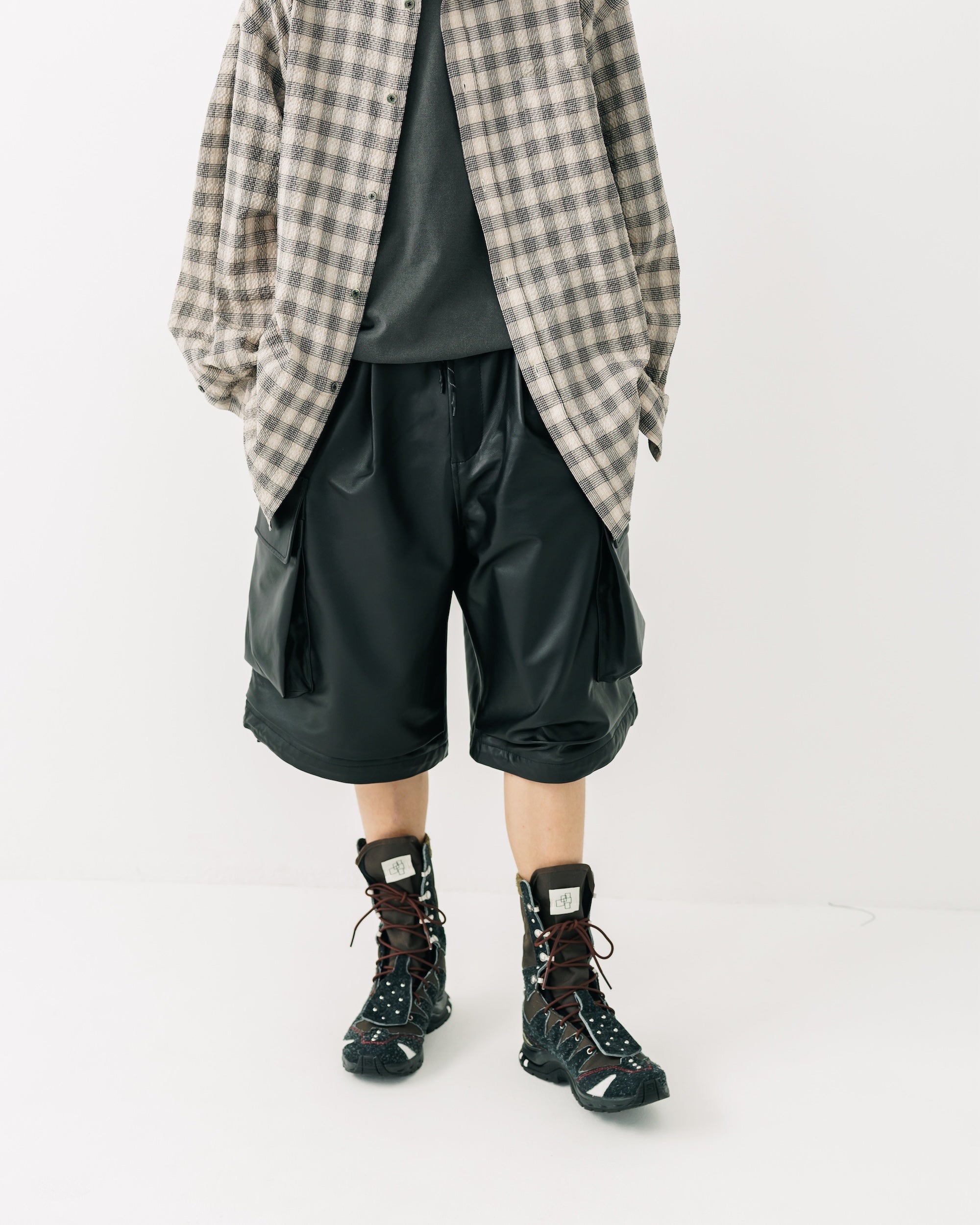 +phenix WINDSTOPPER® by GORE-TEX LABS LEATHER CITY MILITARY HALF PANTS