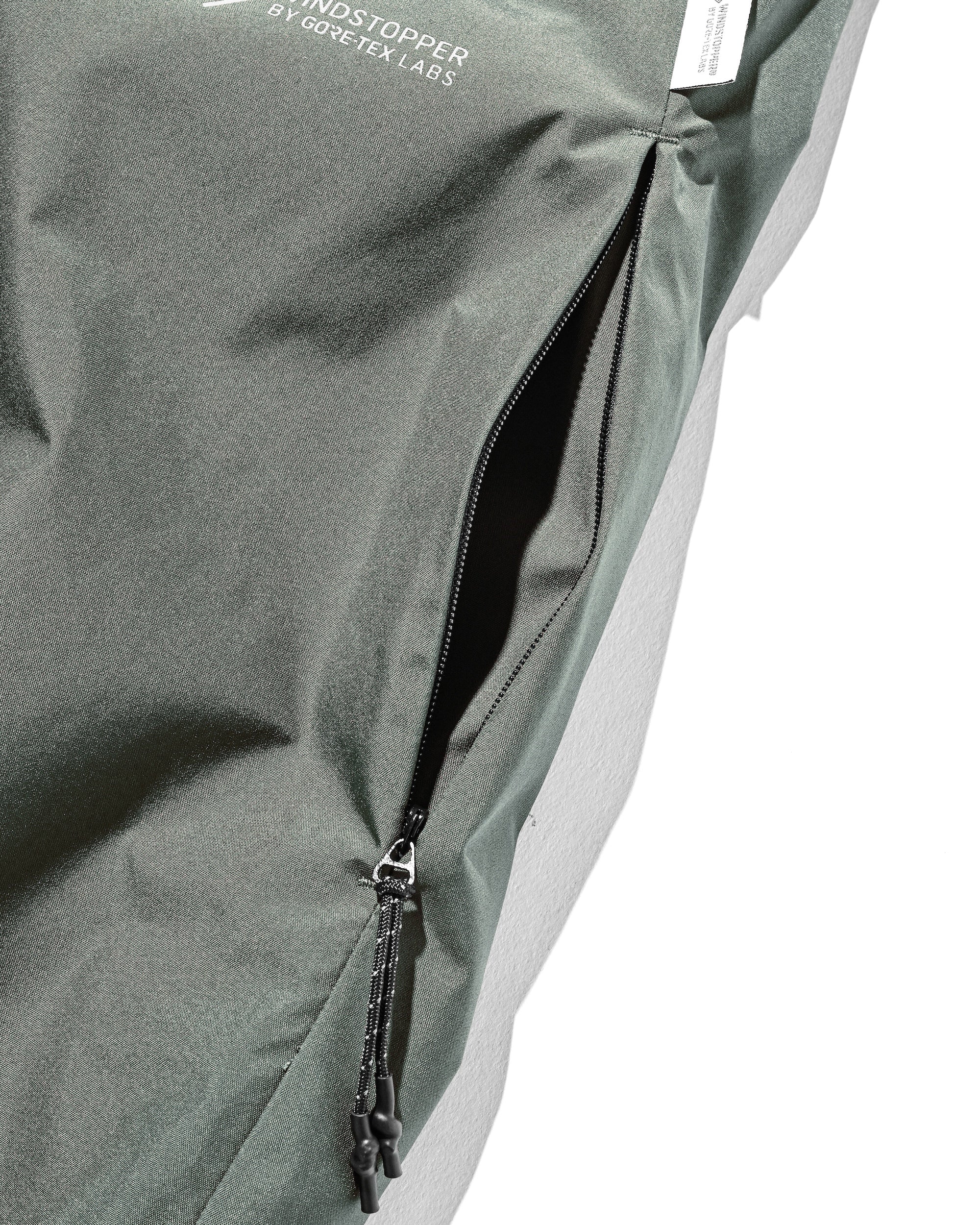 【10.29 WED 20:00- IN STOCK】+phenix WINDSTOPPER® by GORE-TEX LABS CITY BARREL LEG PANTS (MILITARY GREEN)