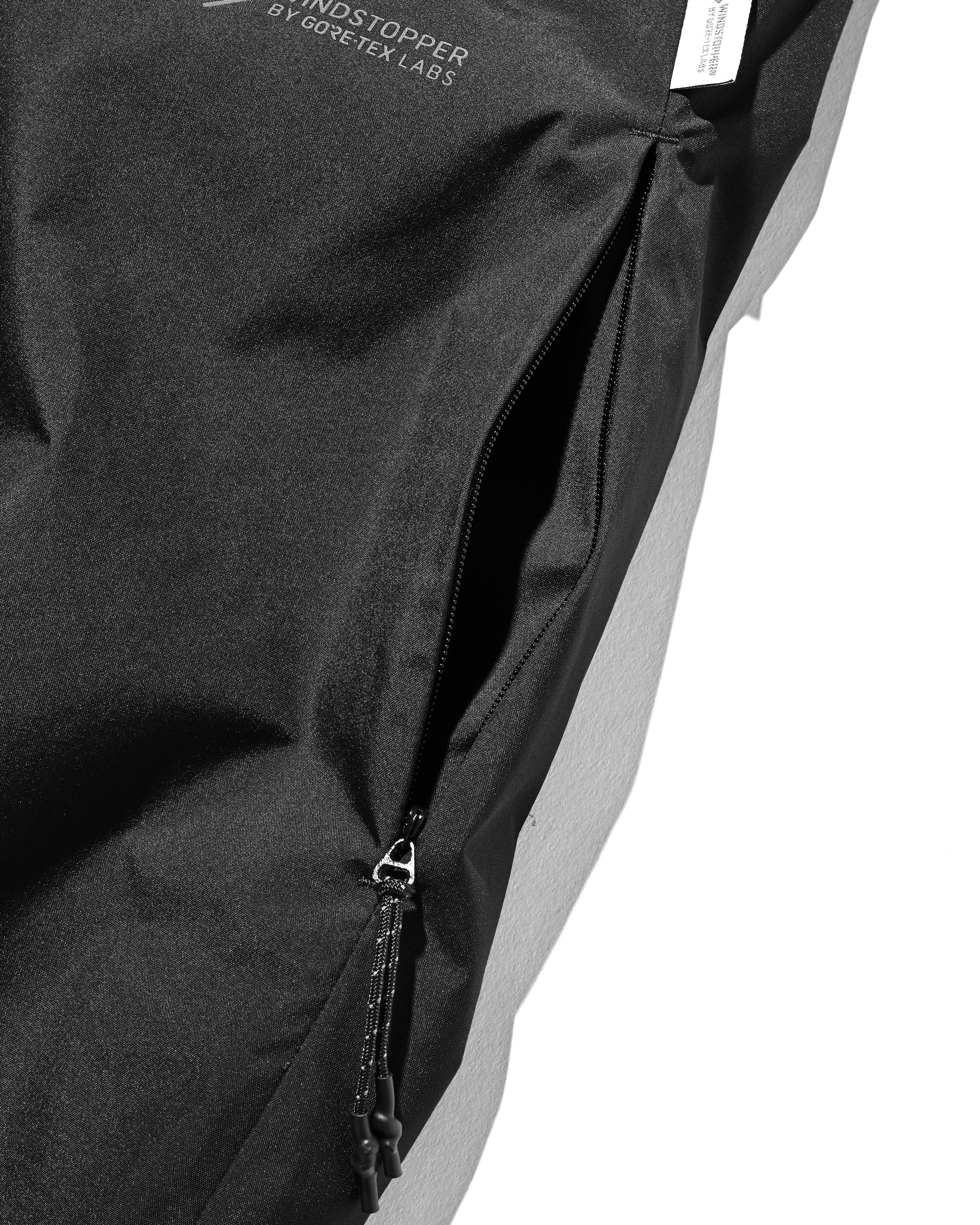 【10.29 WED 20:00- IN STOCK】+phenix WINDSTOPPER® by GORE-TEX LABS TWILL CITY BARREL LEG PANTS (BLACK)