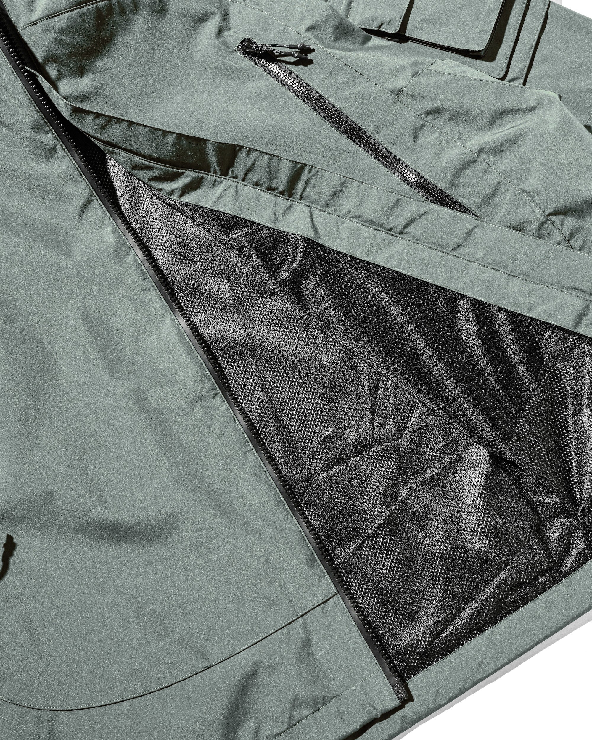 +phenix WINDSTOPPER® by GORE-TEX LABS CITY MILITARY JACKET (MILITARY GREEN)