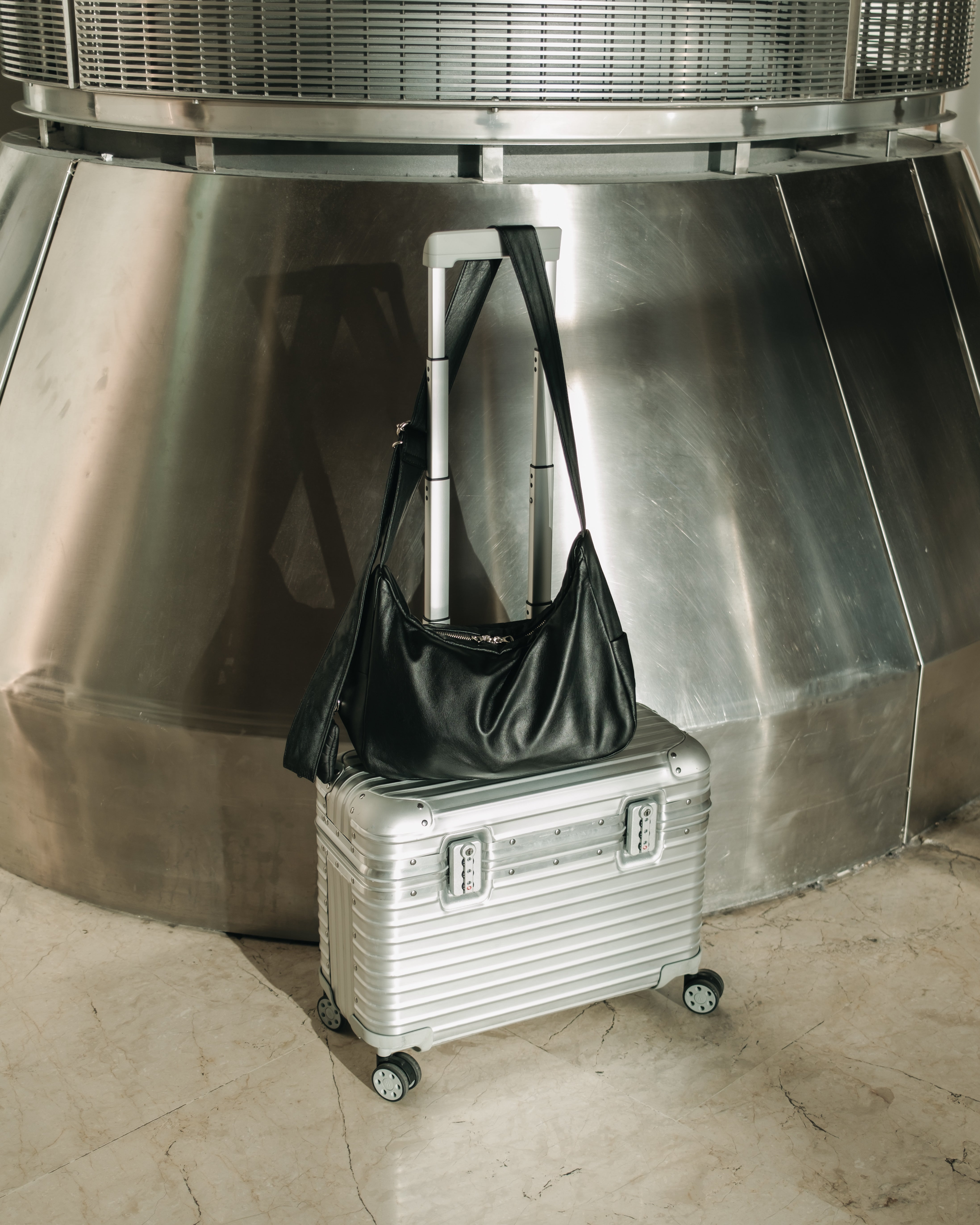 LEATHER HOLIDAY BAG