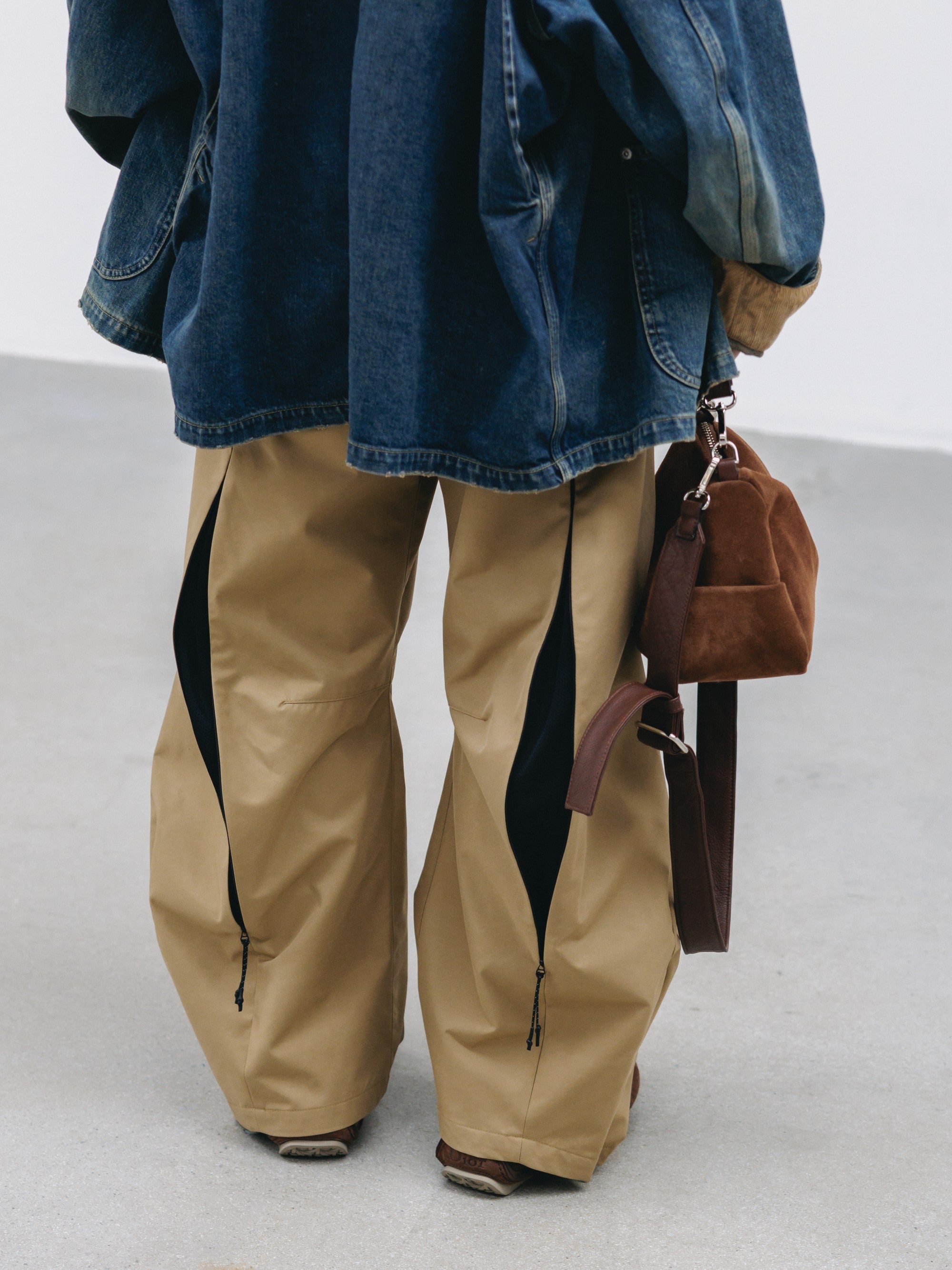【9.2 WED 20:00- IN STOCK】+phenix WINDSTOPPER® by GORE-TEX LABS TWILL CITY BARREL LEG PANTS (CAMEL BEIGE)