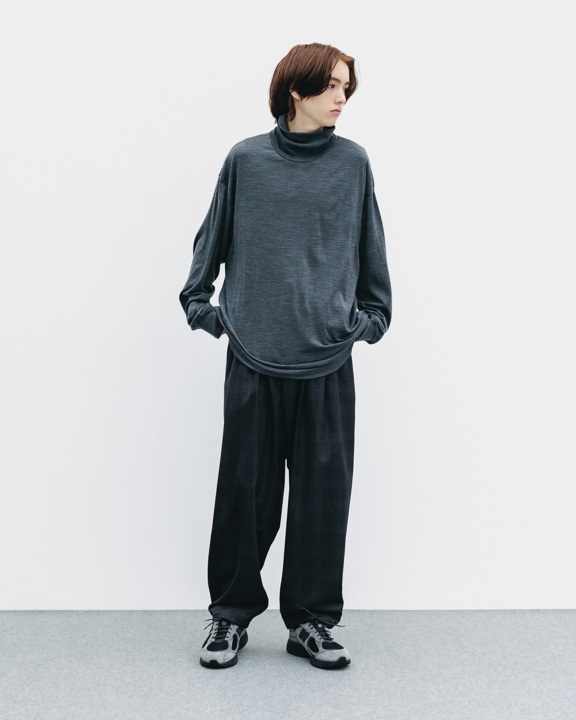 【11.12 WED 20:00- IN STOCK】WOOL L/S TURTLE NECK T-SHIRT (CHARCOAL)
