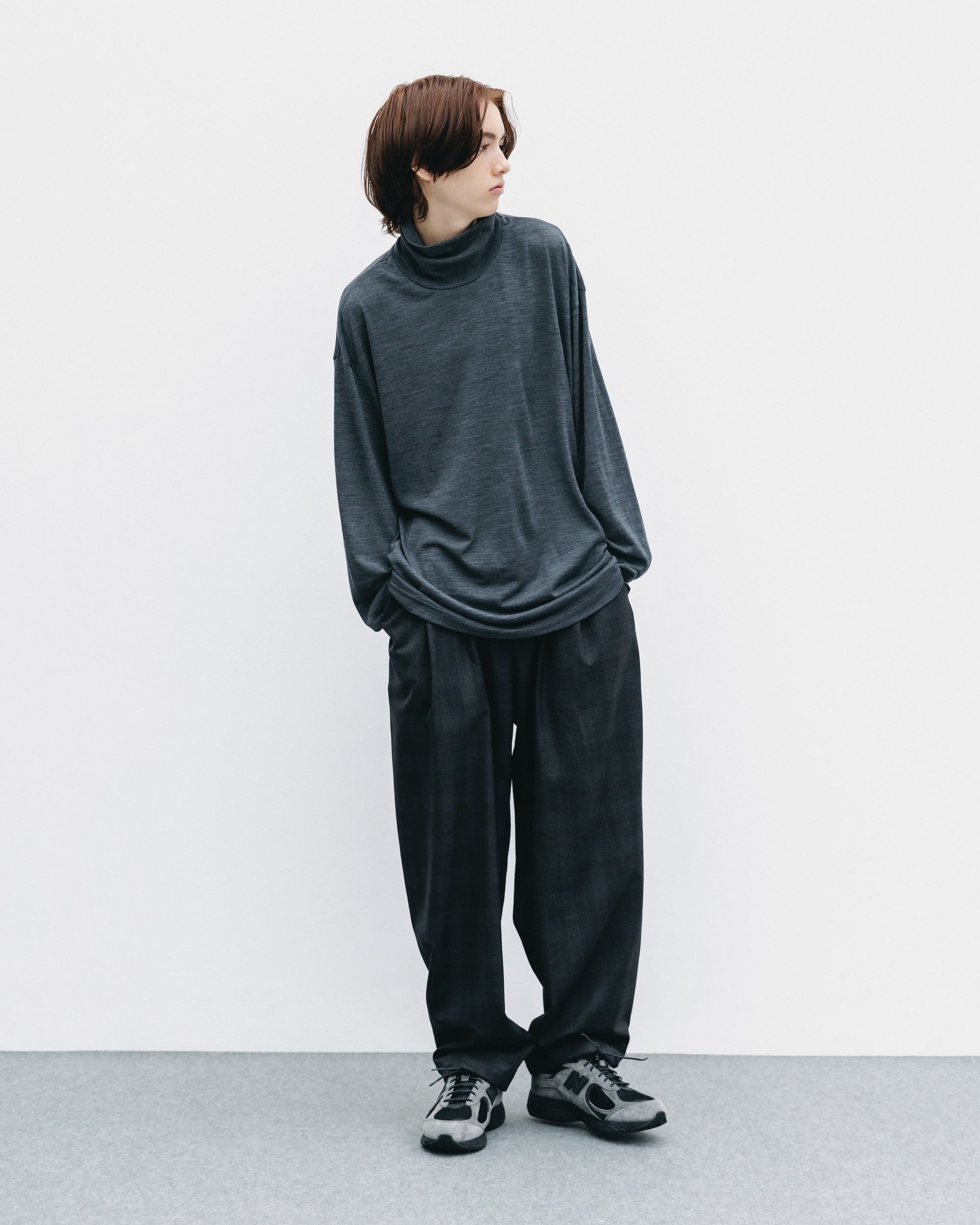 【11.12 WED 20:00- IN STOCK】WOOL L/S TURTLE NECK T-SHIRT (CHARCOAL)