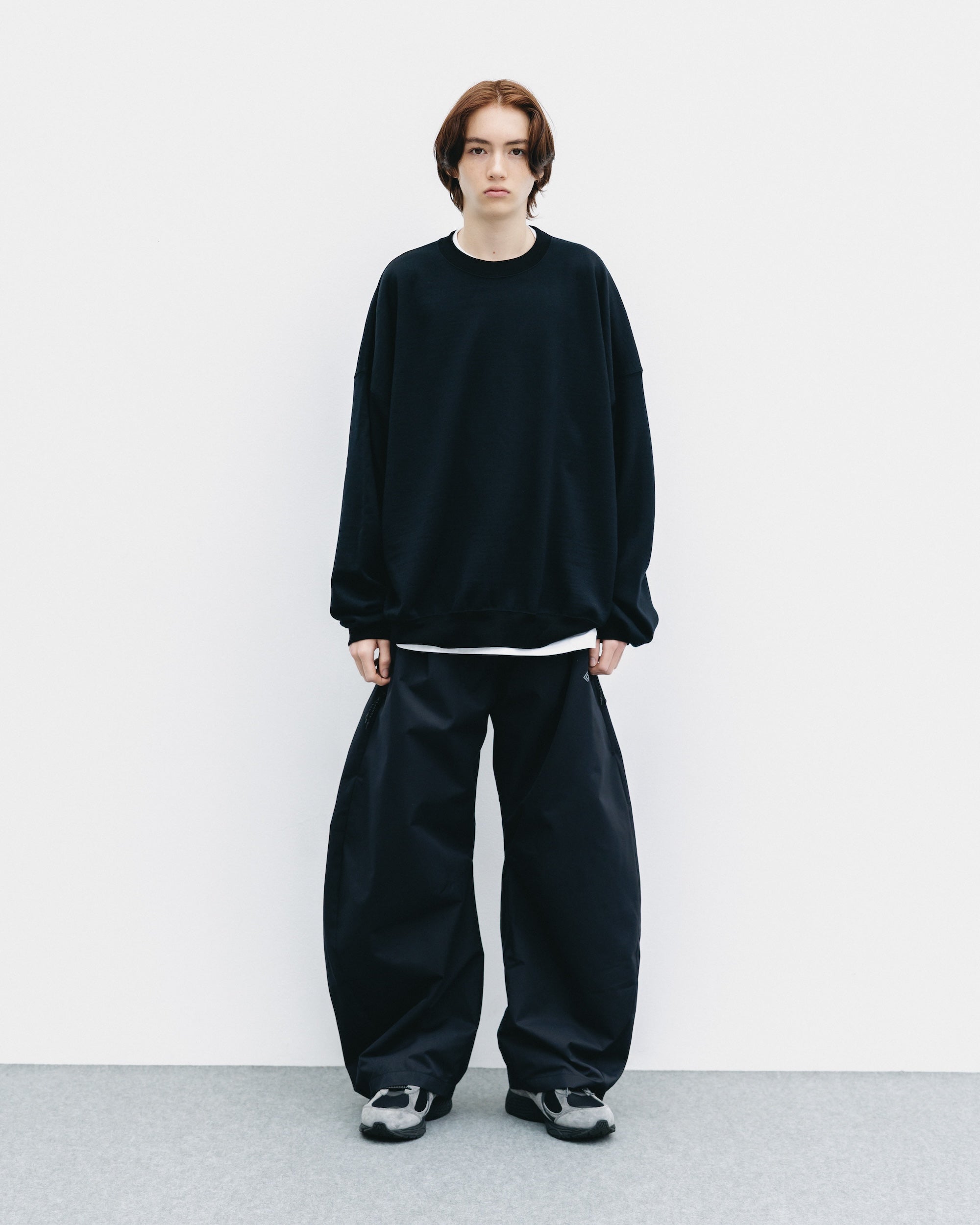 【10.29 WED 20:00- IN STOCK】WOOL SWEATSHIRT (BLACK)