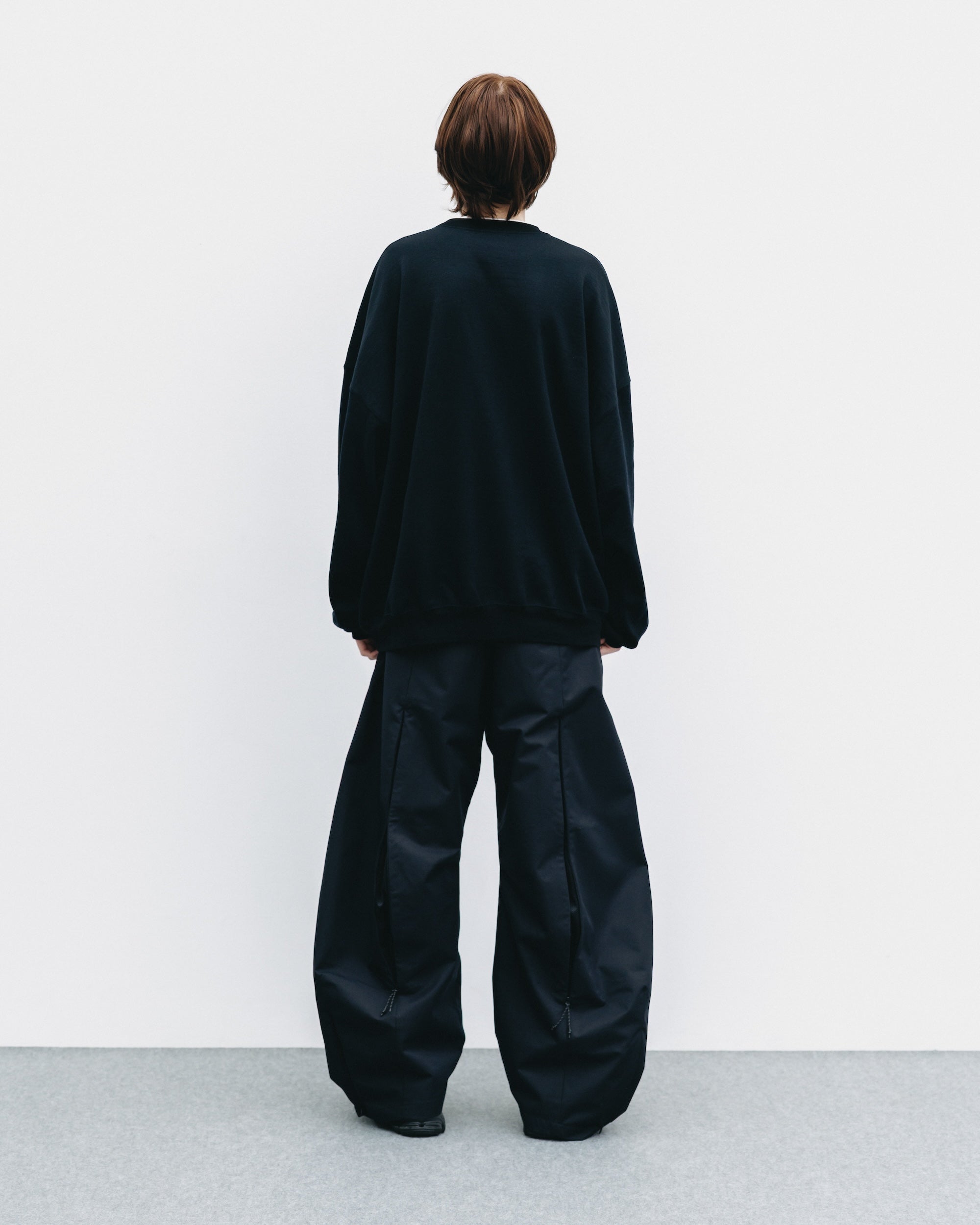 【10.29 WED 20:00- IN STOCK】WOOL SWEATSHIRT (BLACK)