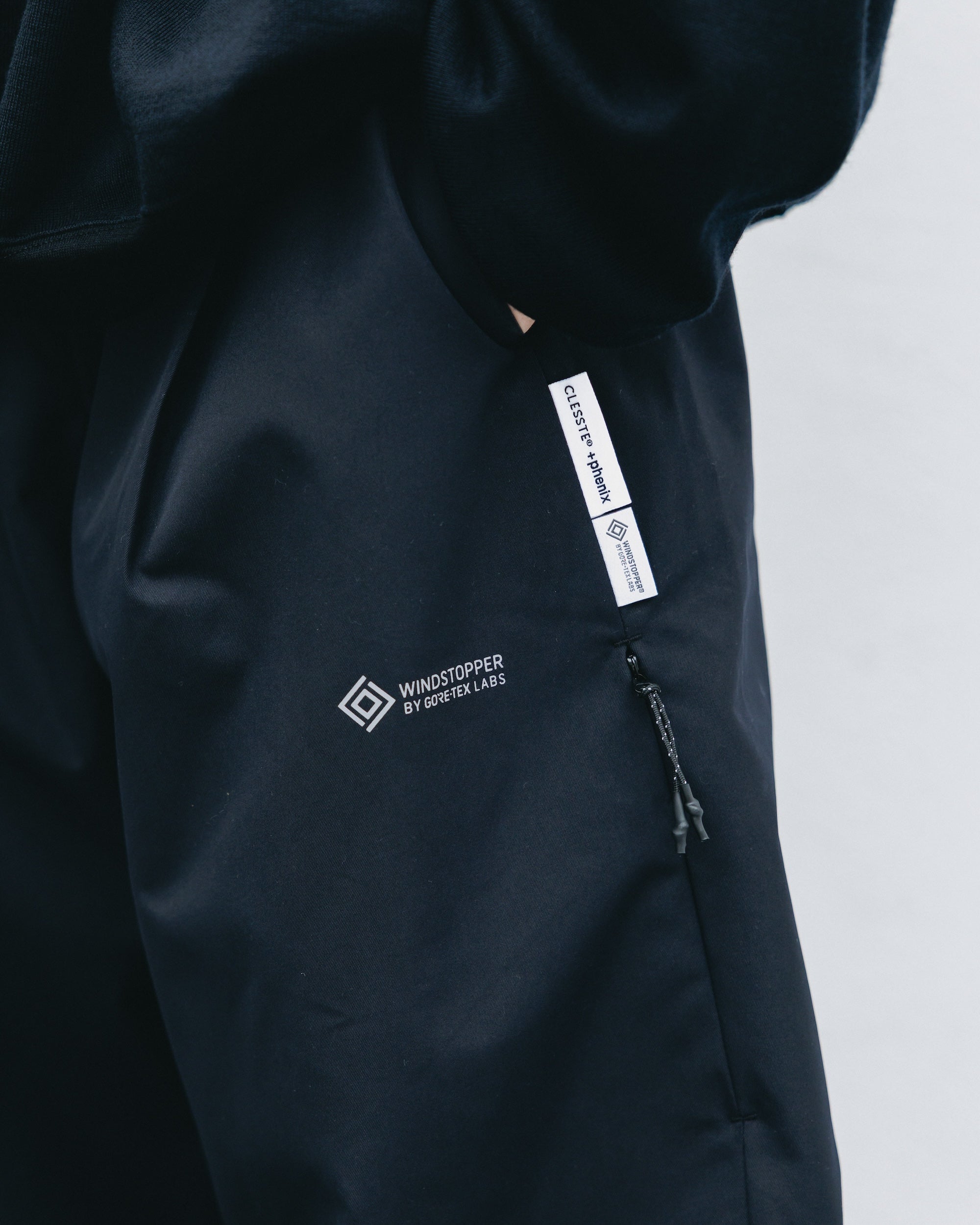 【10.29 WED 20:00- IN STOCK】+phenix WINDSTOPPER® by GORE-TEX LABS TWILL CITY BARREL LEG PANTS (BLACK)