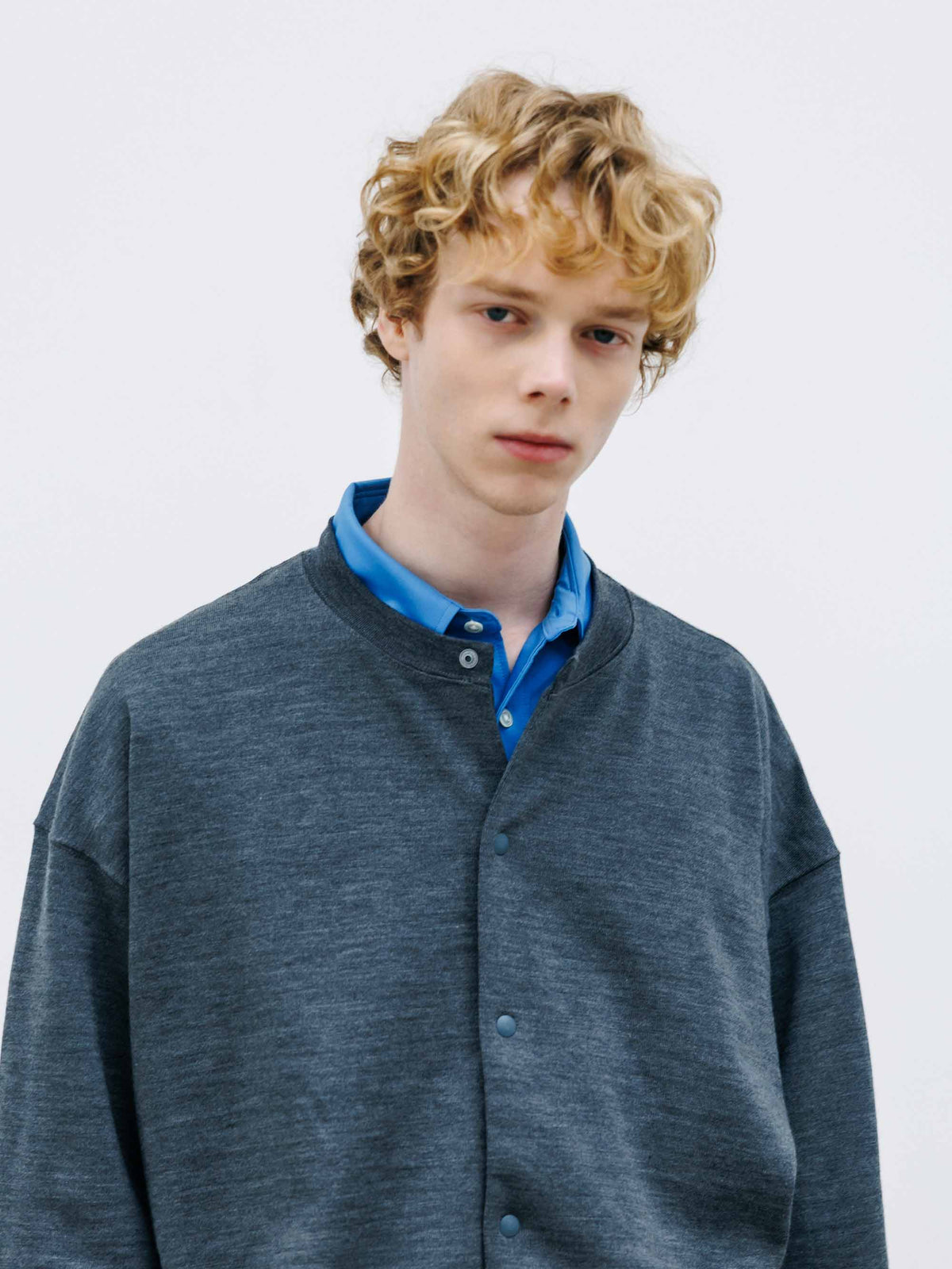 【10.14 WED 20:00- IN STOCK】 WOOL SWEAT CREW NECK CARDIGAN (GRAY)