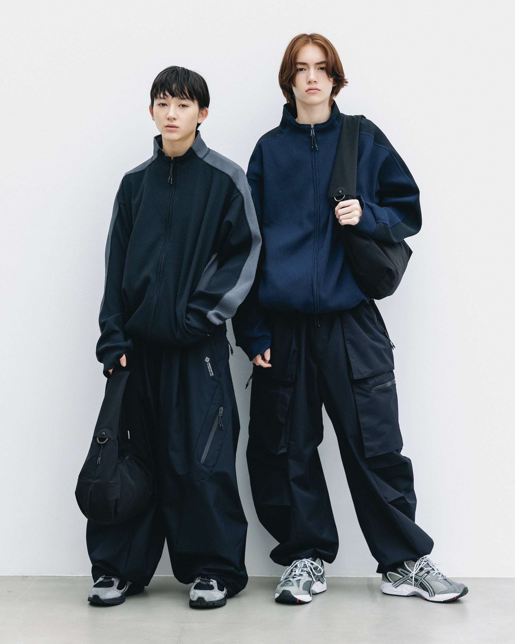 CITY LIGHT THERMAL ZIP UP (BLACK×GRAY)