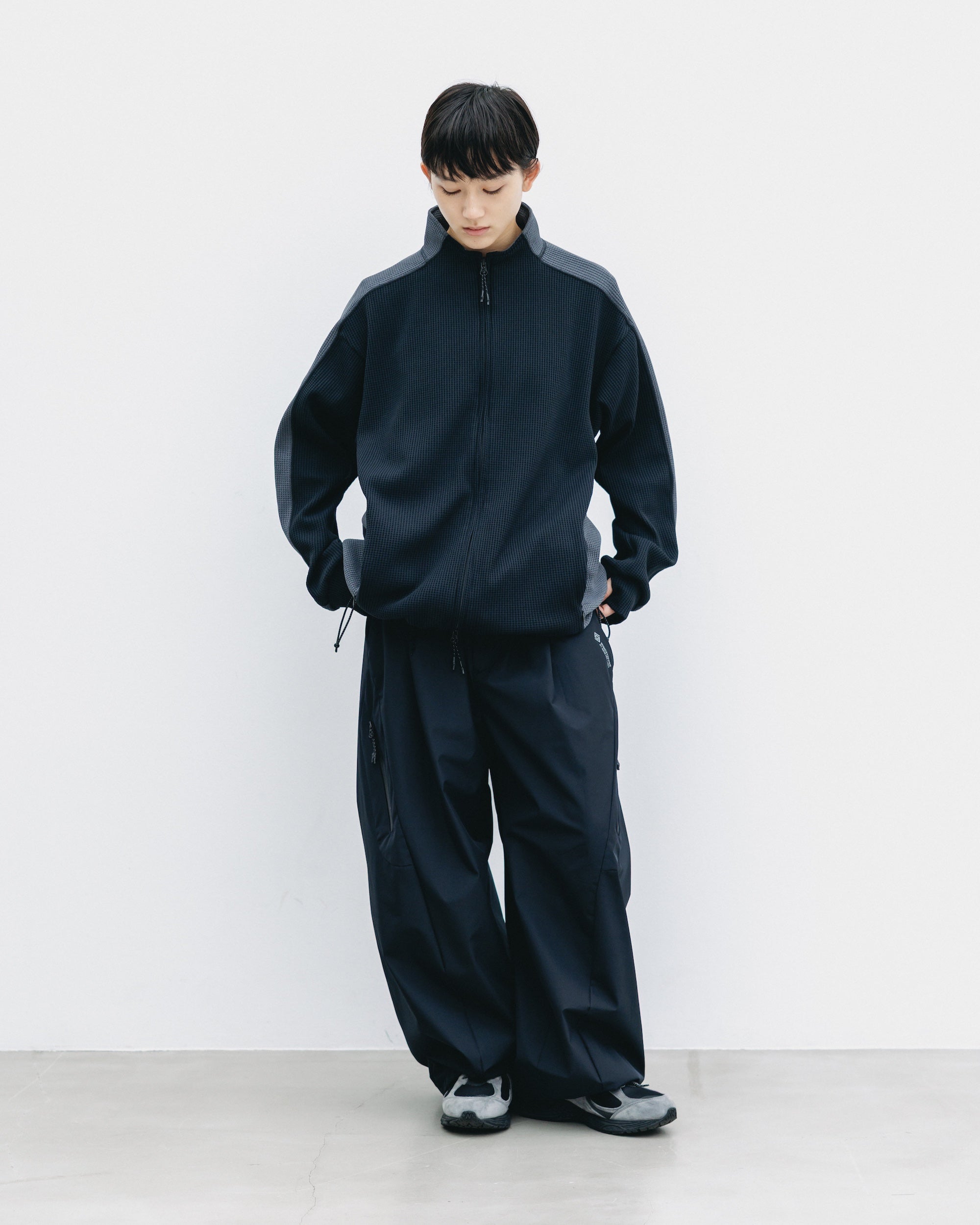 CITY LIGHT THERMAL ZIP UP (BLACK×GRAY)