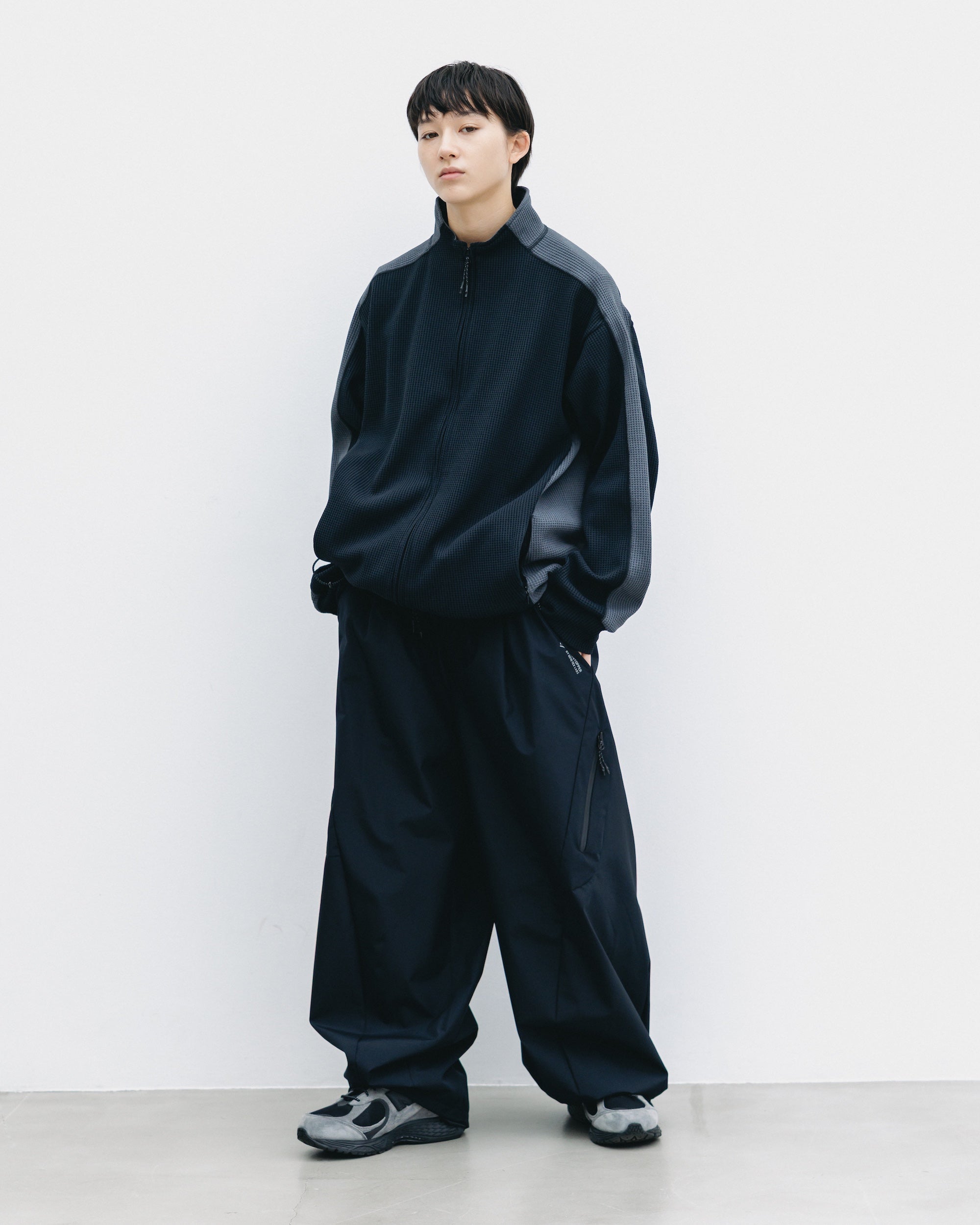 CITY LIGHT THERMAL ZIP UP (BLACK×GRAY)