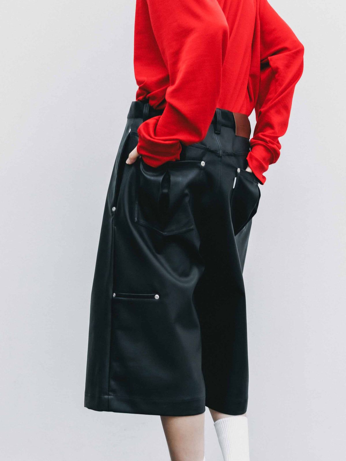 【9.16 WED 20:00- IN STOCK】SYNTHETIC SKIN-TEX CITY BAGGY HALF PANTS (BLACK)