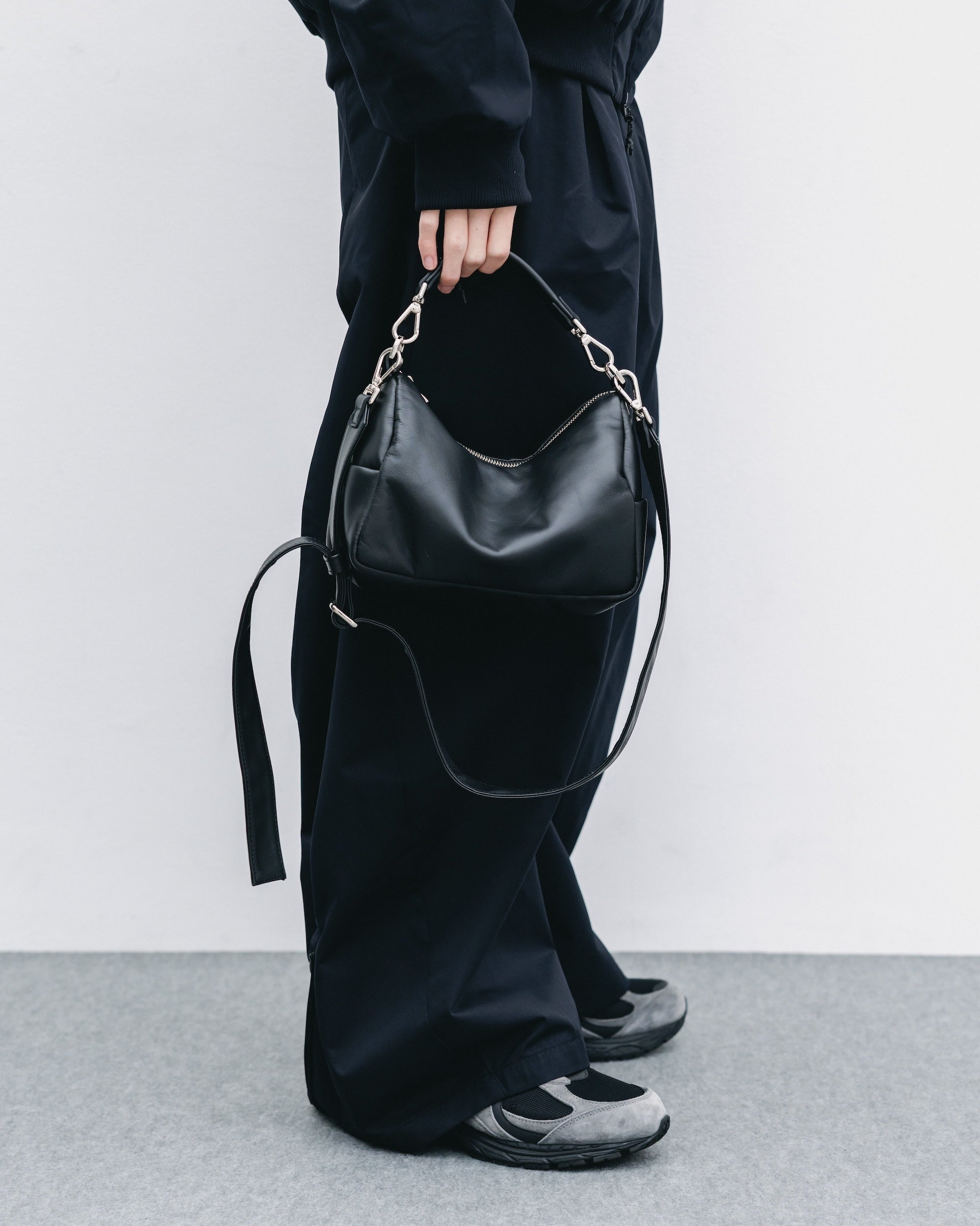 【11.12 WED 20:00- IN STOCK】LEATHER DAYOFF BAG MINI