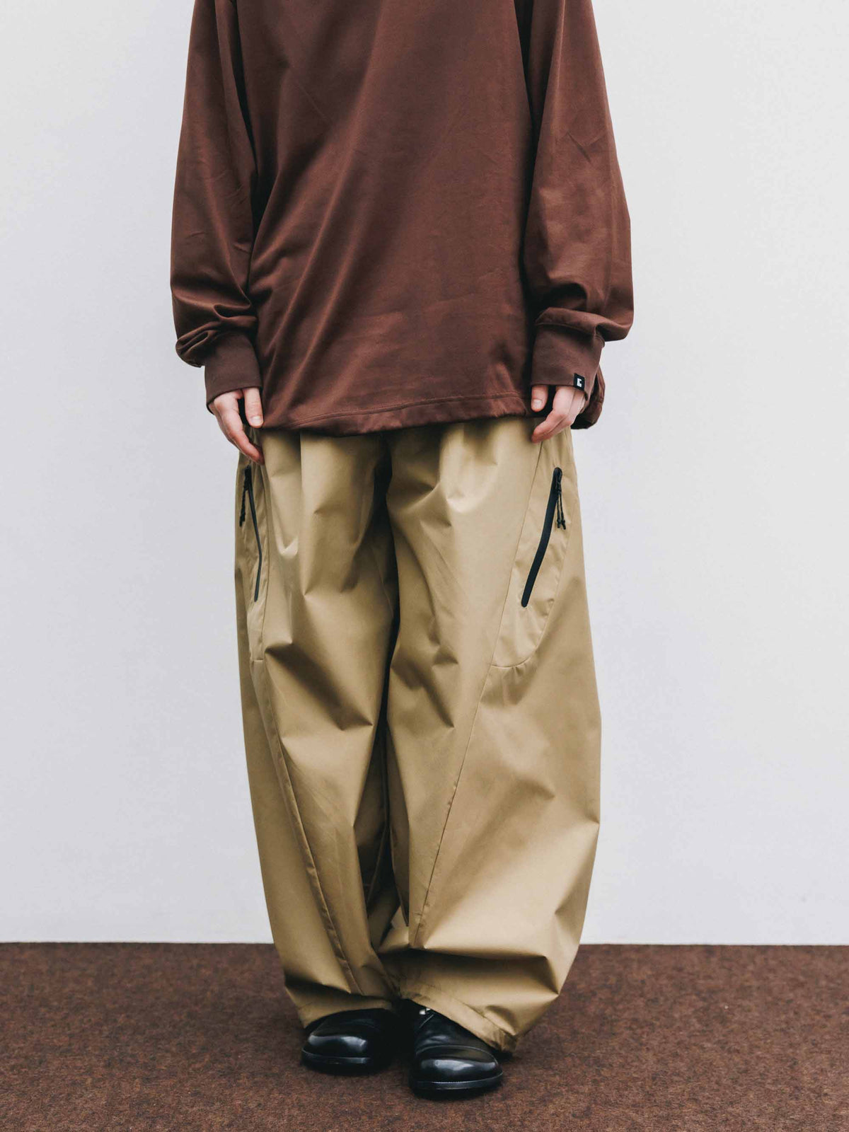 【9.23 WED 20:00- IN STOCK】+phenix WINDSTOPPER® by GORE-TEX LABS TECH MASSIVE TWISTED PANTS (CAMEL BEIGE)
