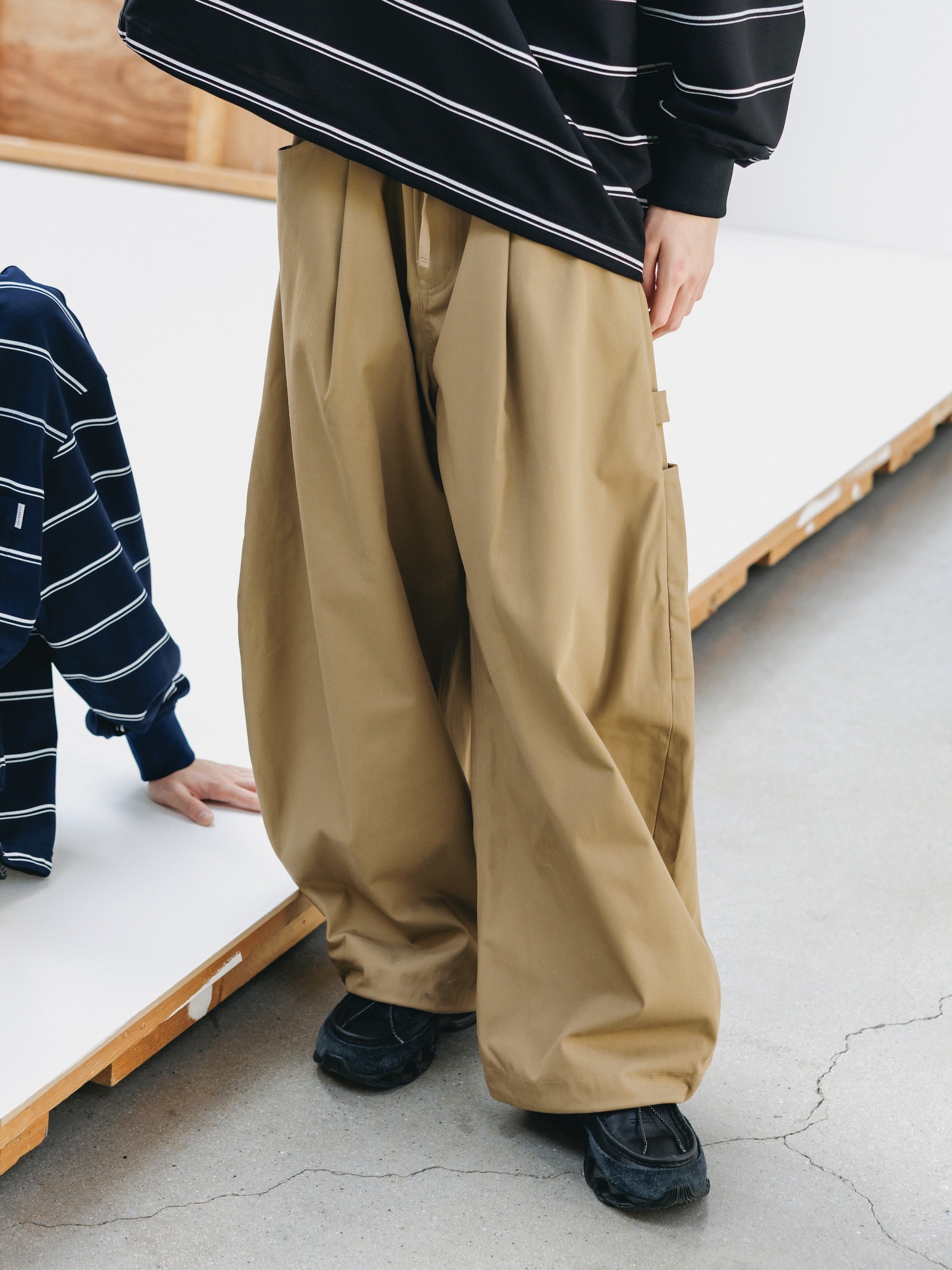 【5.16 SAT 20:00- IN STOCK】T/C GABARDINE CITY MASSIVE UTILITY PANTS (BEIGE)