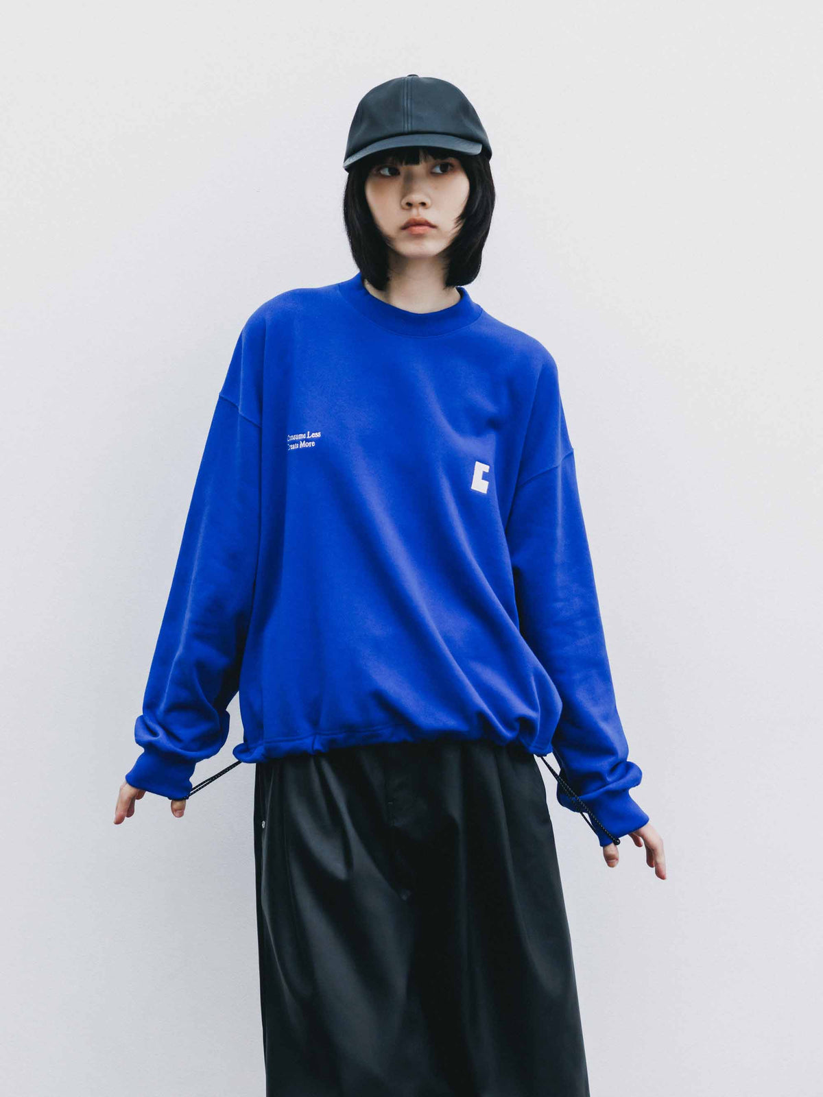 【9.23 WED 20:00- IN STOCK】"C×CONCEPT" SWEATSHIRT WITH DRAWSTRINGS (BLUE)