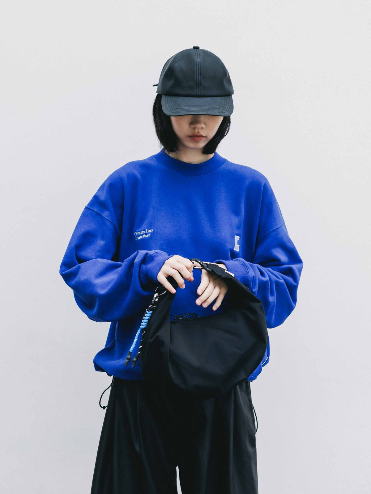 【9.23 WED 20:00- IN STOCK】"C×CONCEPT" SWEATSHIRT WITH DRAWSTRINGS (BLUE)