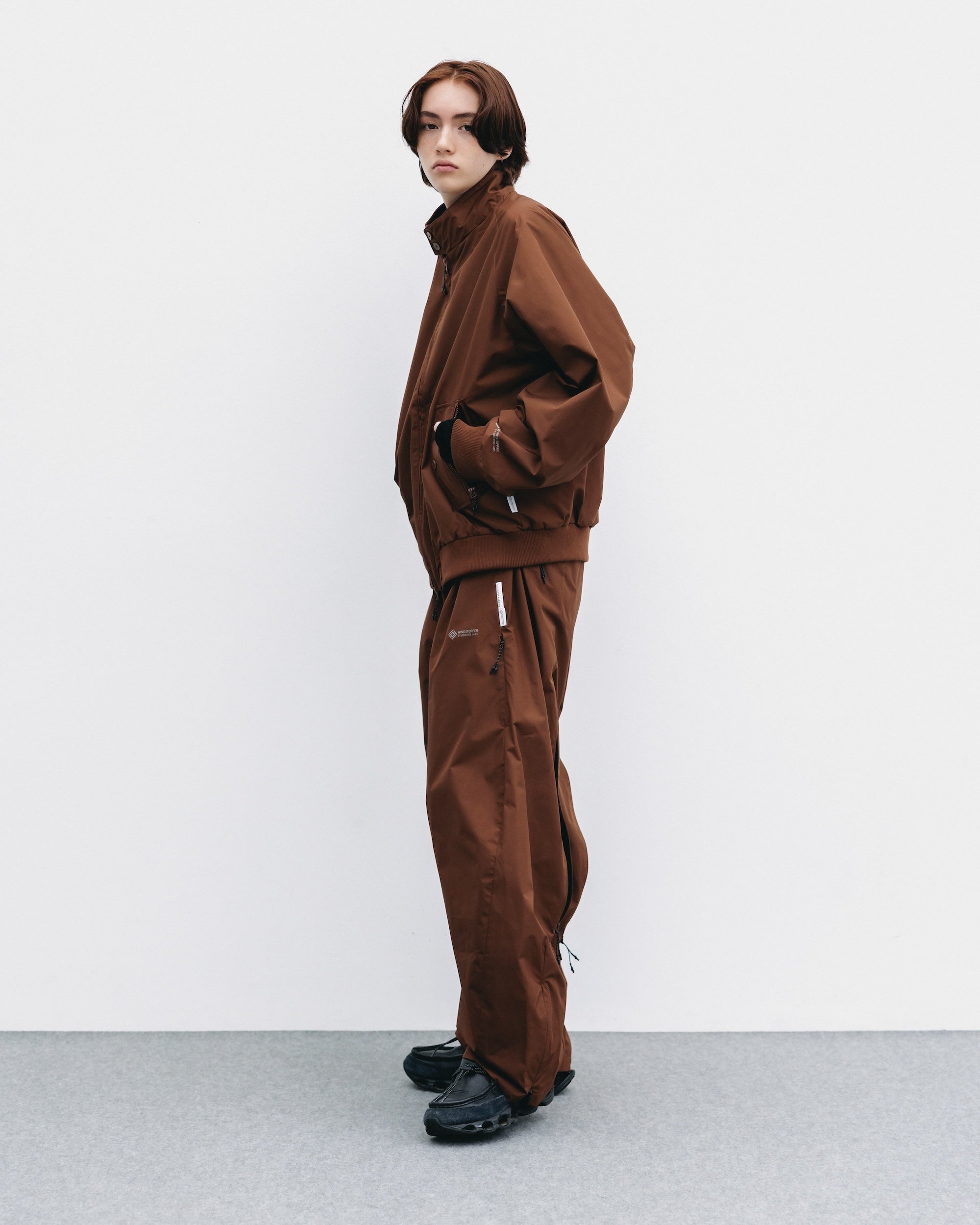 【10.29 WED 20:00- IN STOCK】+phenix WINDSTOPPER® by GORE-TEX LABS CITY BARREL LEG PANTS (CHOCOLATE BROWN)