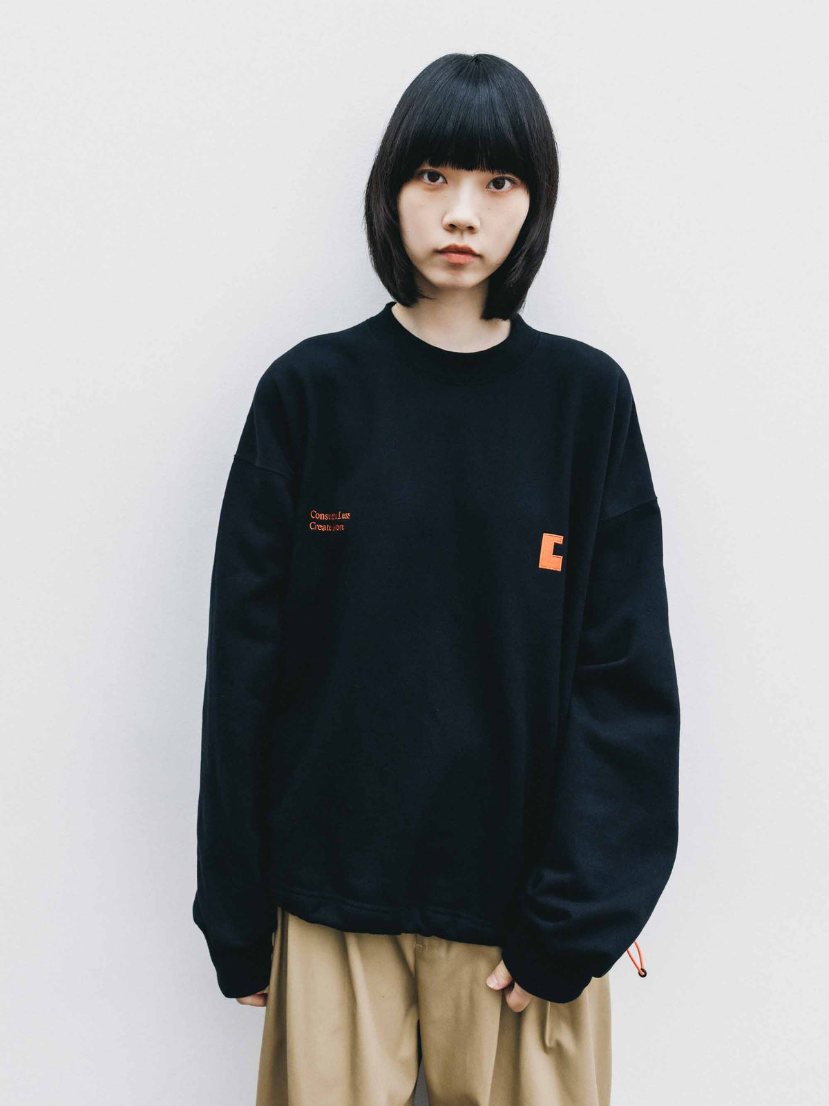 【9.23 WED 20:00- IN STOCK】"C×CONCEPT" SWEATSHIRT WITH DRAWSTRINGS (BLACK)