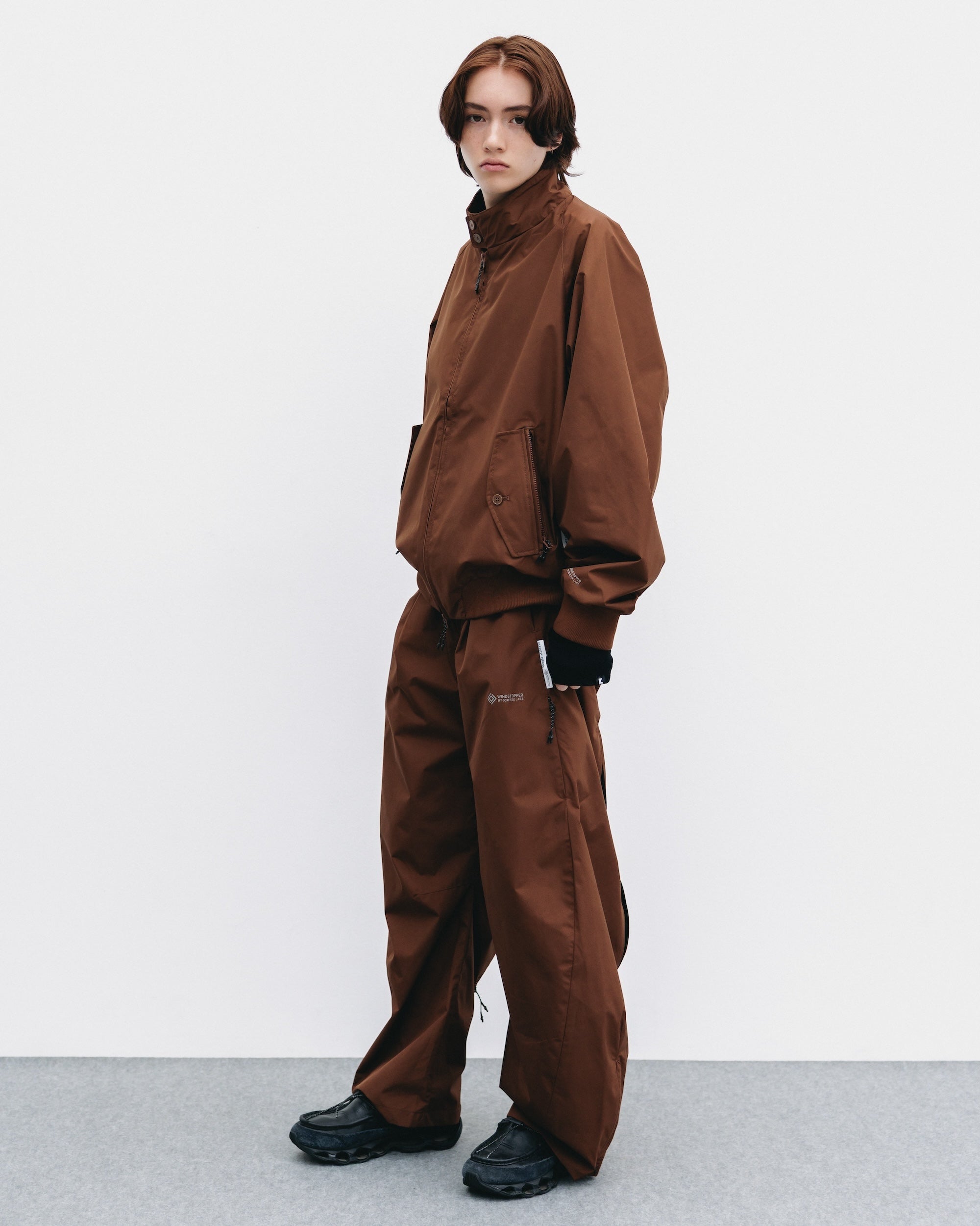 【10.29 WED 20:00- IN STOCK】+phenix WINDSTOPPER® by GORE-TEX LABS CITY BARREL LEG PANTS (CHOCOLATE BROWN)