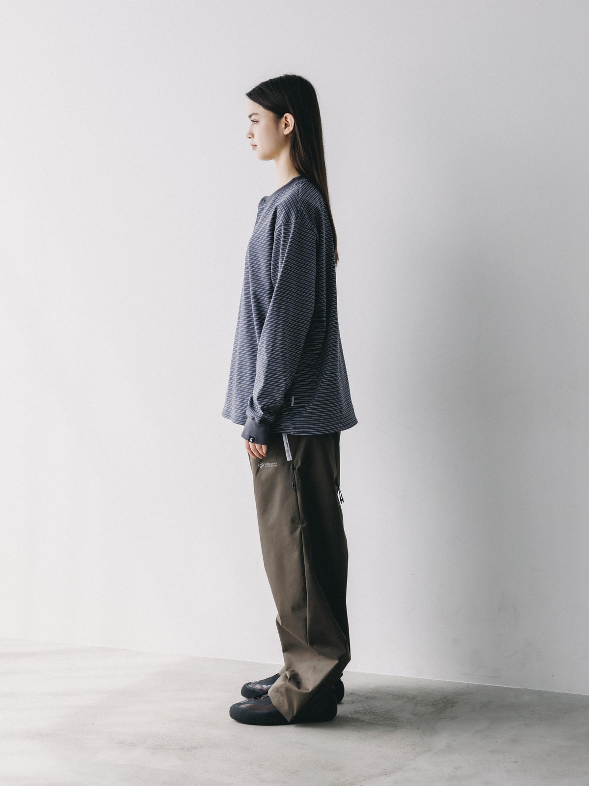 【10.17 SAT 20:00- IN STOCK】 +phenix WINDSTOPPER® by GORE-TEX LABS TWILL CITY BARREL LEG PANTS (URBAN BROWN)