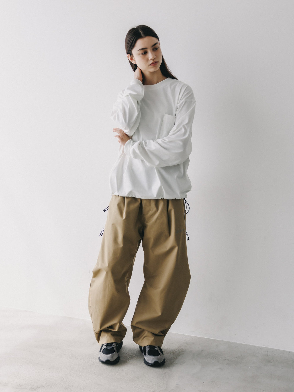 【10.17 SAT 20:00- IN STOCK】 TECH POCKET L/S T-SHIRT (WHITE)