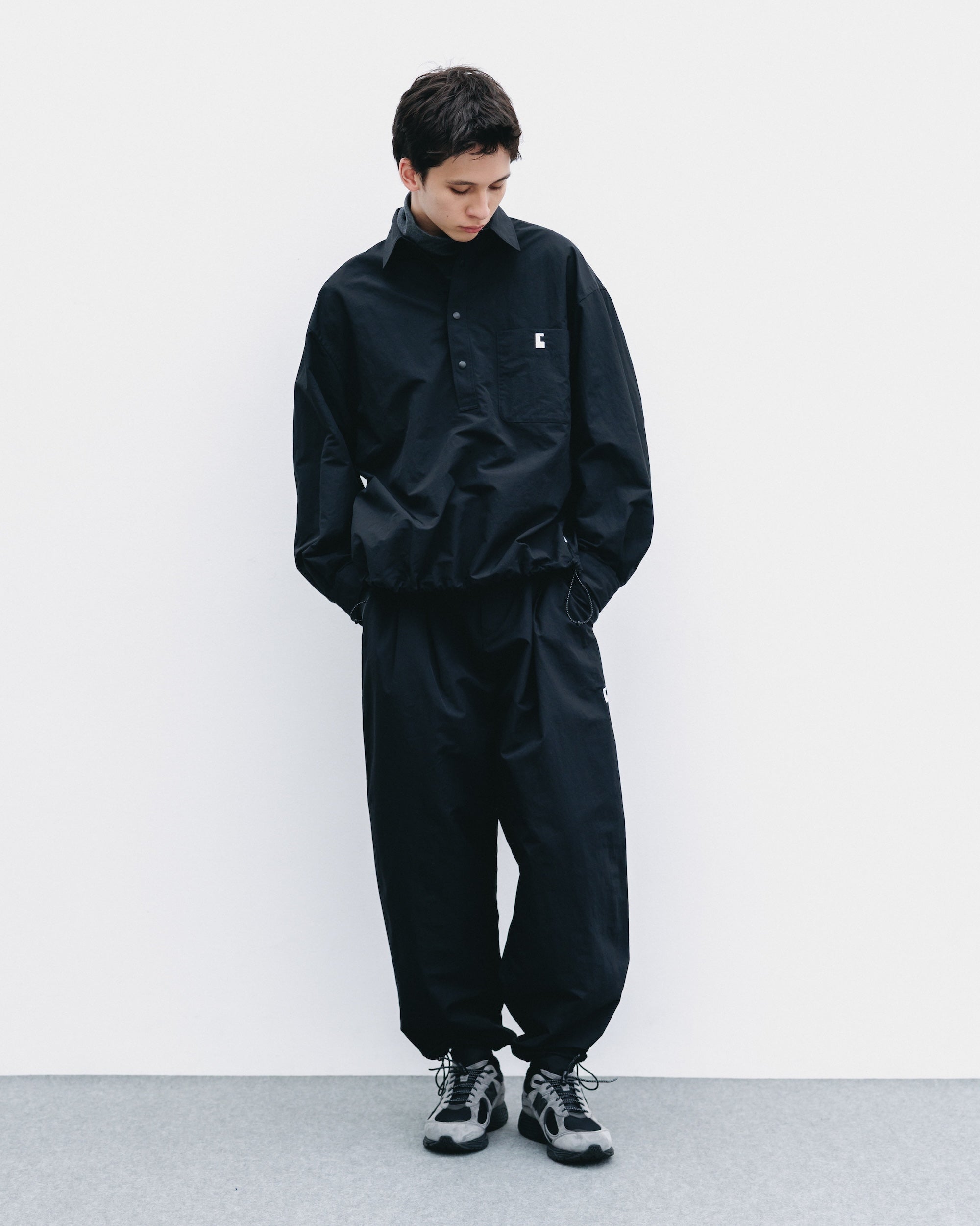 【10.25 SAT 20:00- IN STOCK】ACTIVE CITY UNIFORM L/S PULLOVER SHIRT (BLACK)