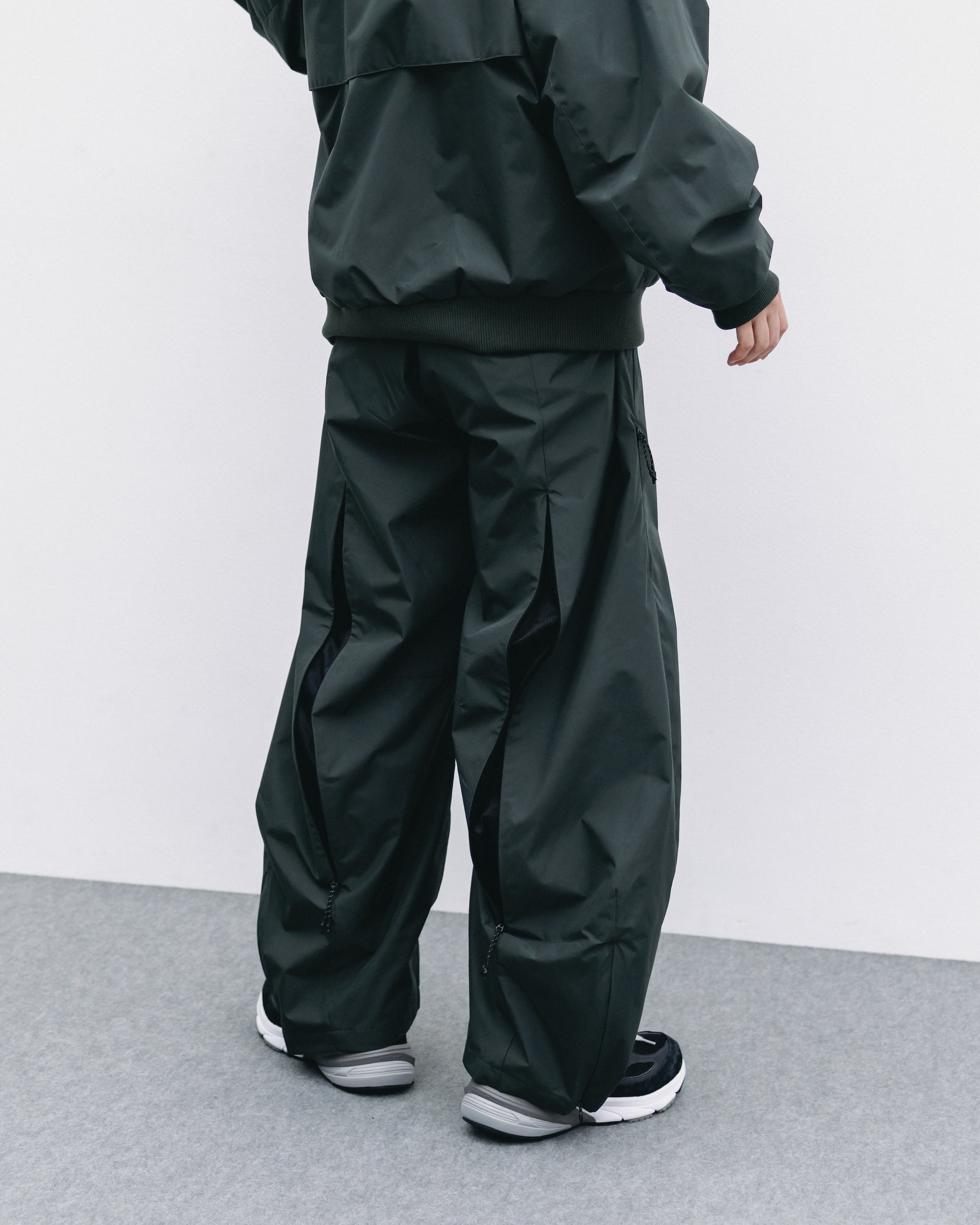 【10.29 WED 20:00- IN STOCK】+phenix WINDSTOPPER® by GORE-TEX LABS CITY BARREL LEG PANTS (ASPHALT GRAY)