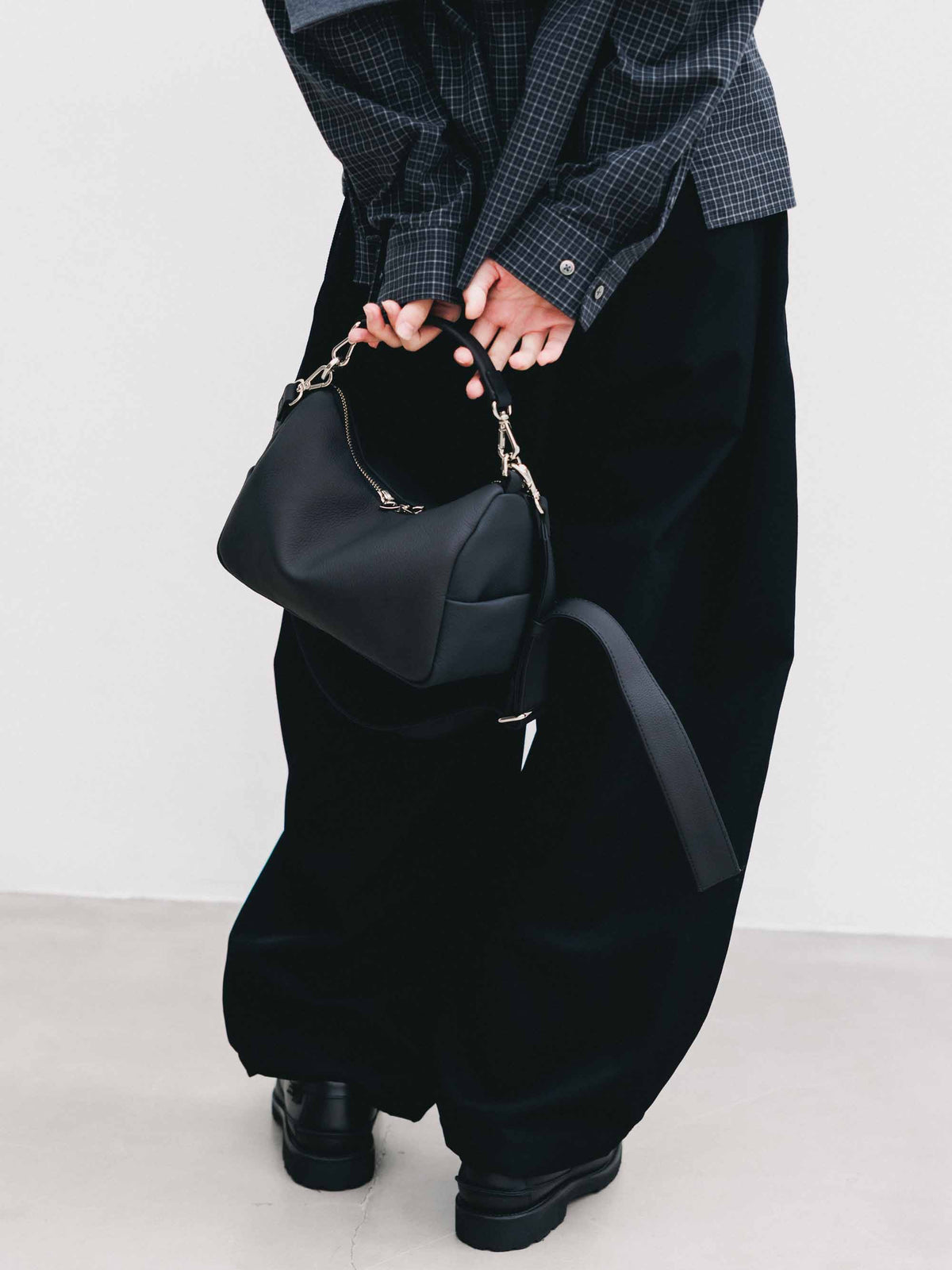 【9.30 WED 20:00- IN STOCK】GRAIN LEATHER DAYOFF BAG MINI (BLACK)