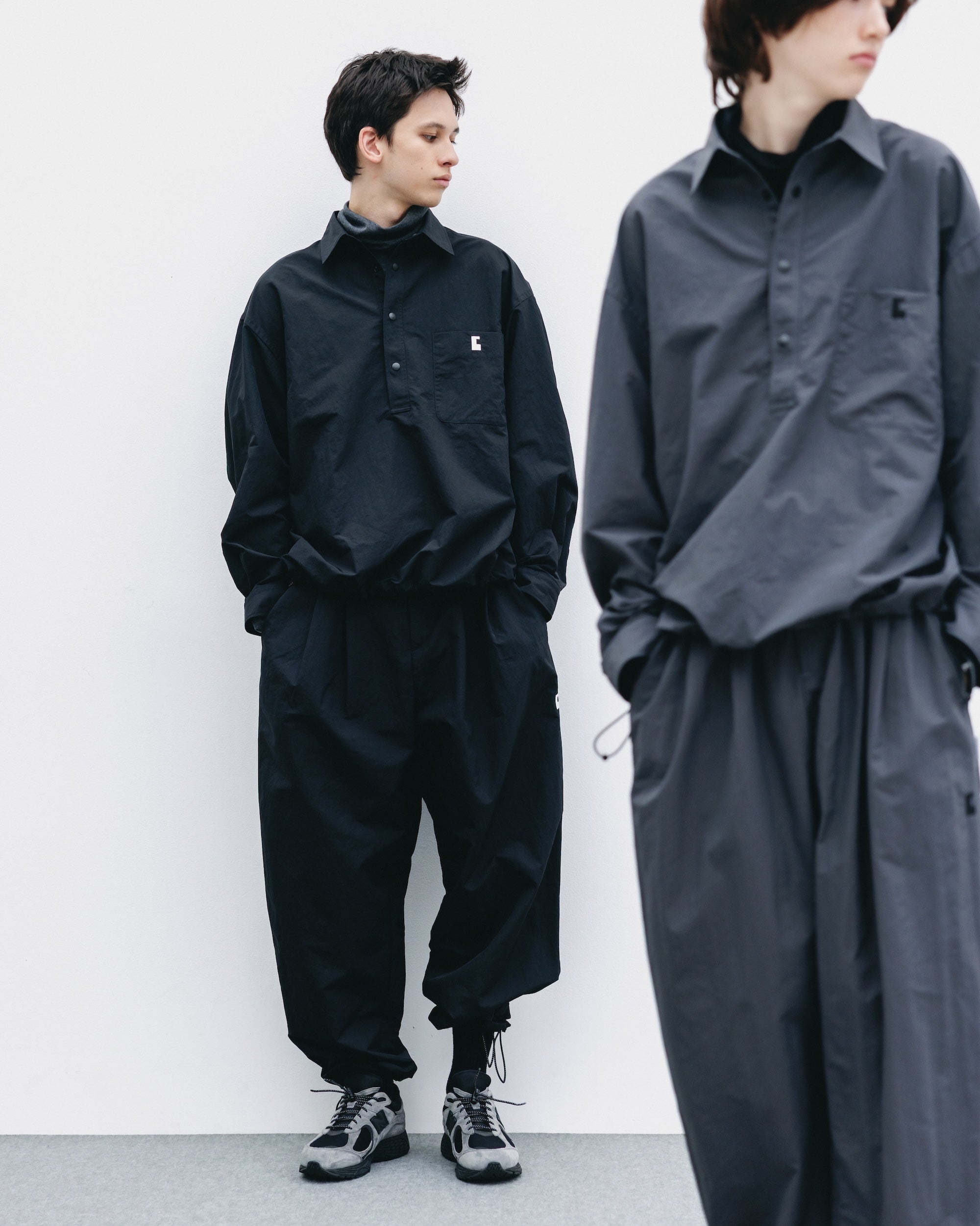 【10.25 SAT 20:00- IN STOCK】ACTIVE CITY UNIFORM L/S PULLOVER SHIRT (BLACK)