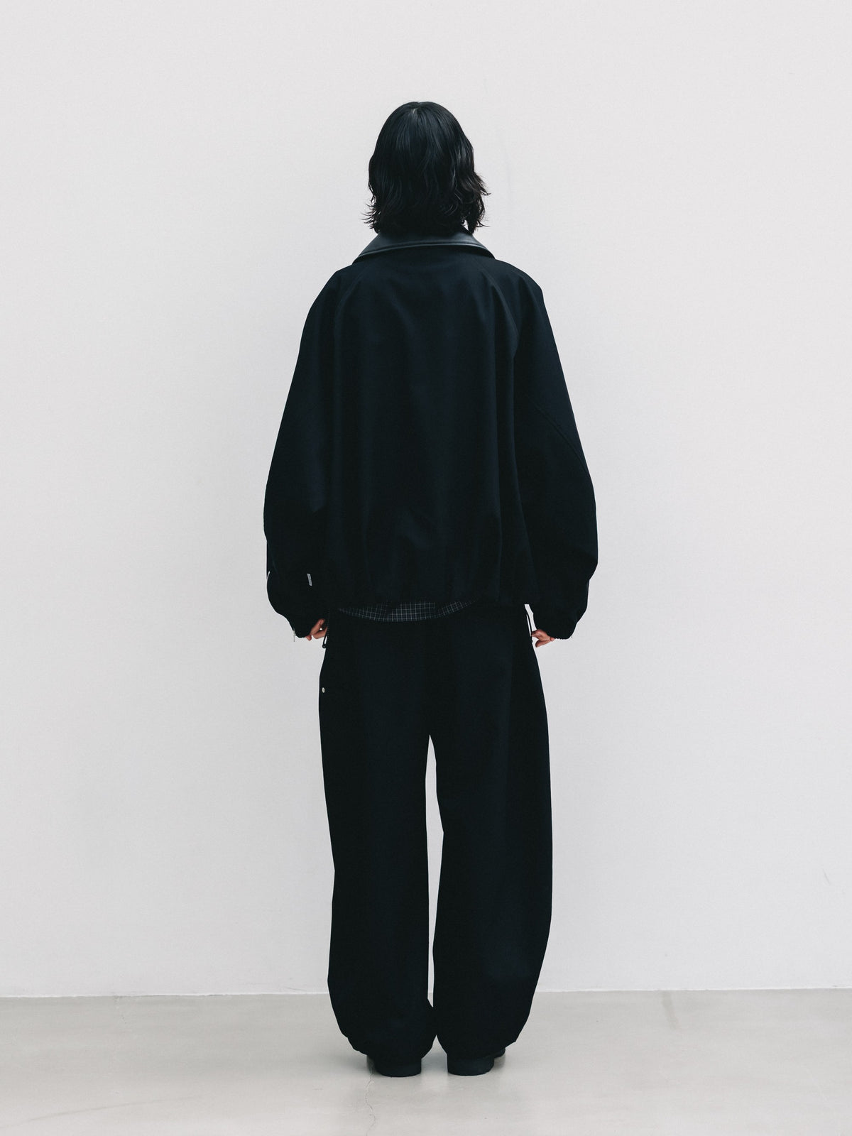【10.7 WED 20:00- IN STOCK】 WOOL KERSEY CITY WIDE TAPERED BALLOON PANTS (BLACK)
