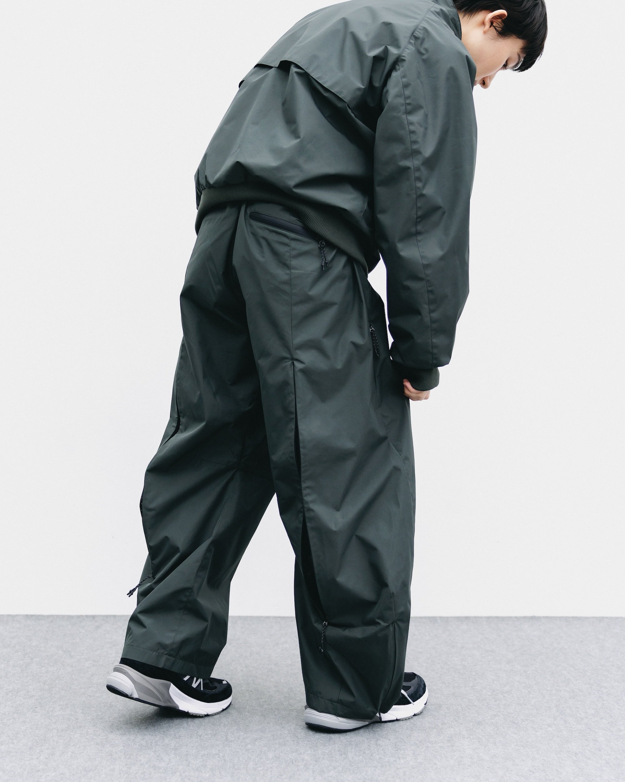 【10.29 WED 20:00- IN STOCK】+phenix WINDSTOPPER® by GORE-TEX LABS CITY BARREL LEG PANTS (ASPHALT GRAY)