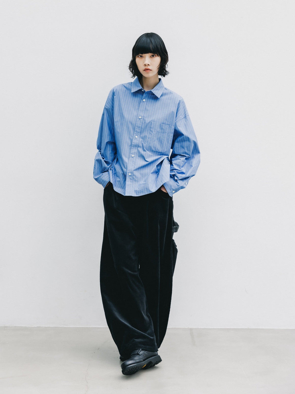 【10.14 WED 20:00- IN STOCK】 STRIPED EVERYDAY BOX FIT L/S SHIRT (BLUE STRIPE)