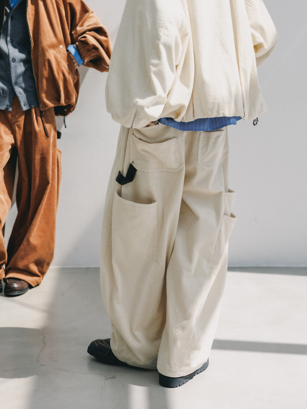 【10.21 WED 20:00- IN STOCK】 CORDUROY CITY MASSIVE UTILITY PANTS (OFF WHITE)