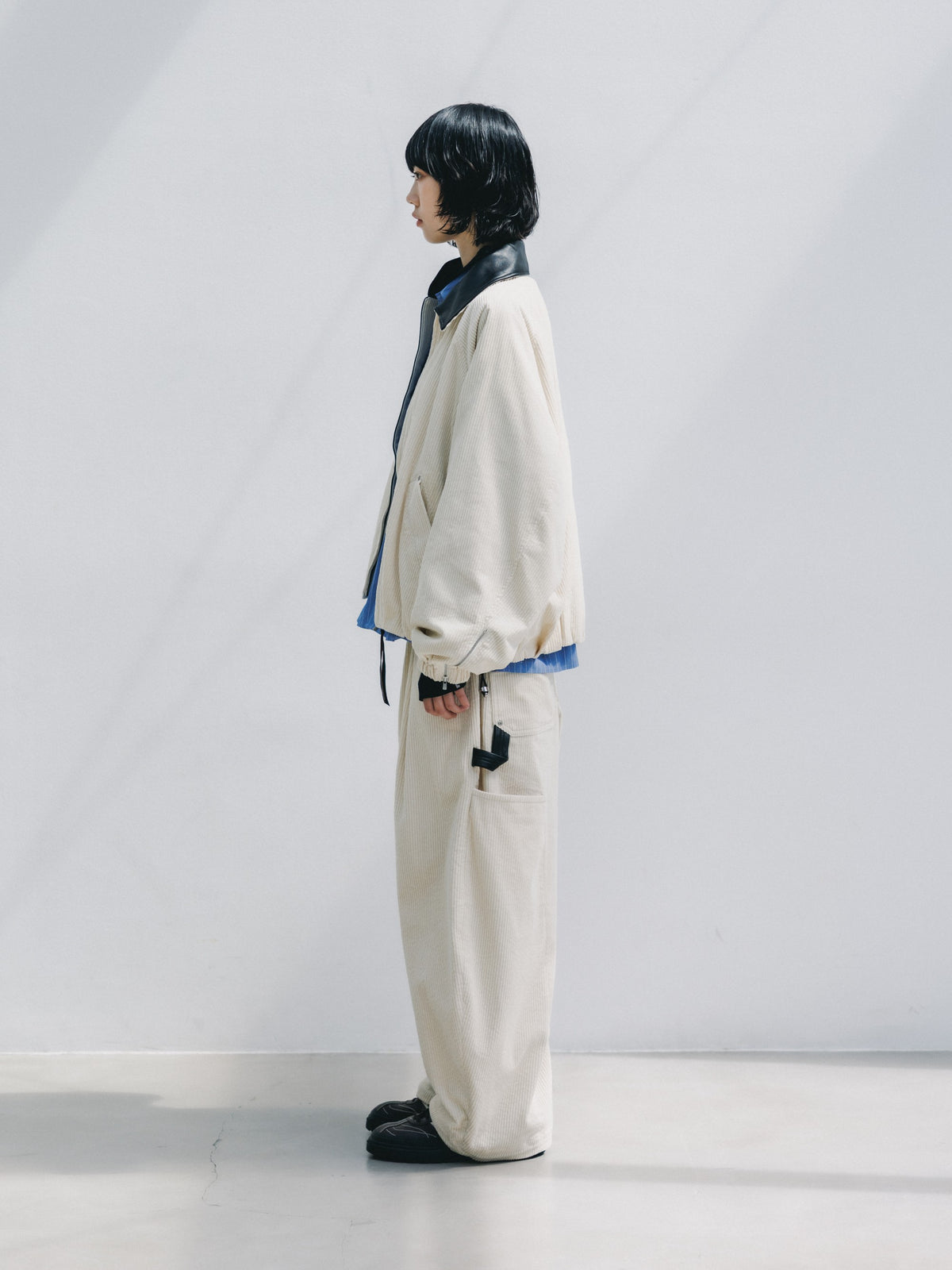 【10.21 WED 20:00- IN STOCK】 LEATHER COLLAR CORDUROY CITY UTILITY BALLOON JACKET (OFF WHITE)